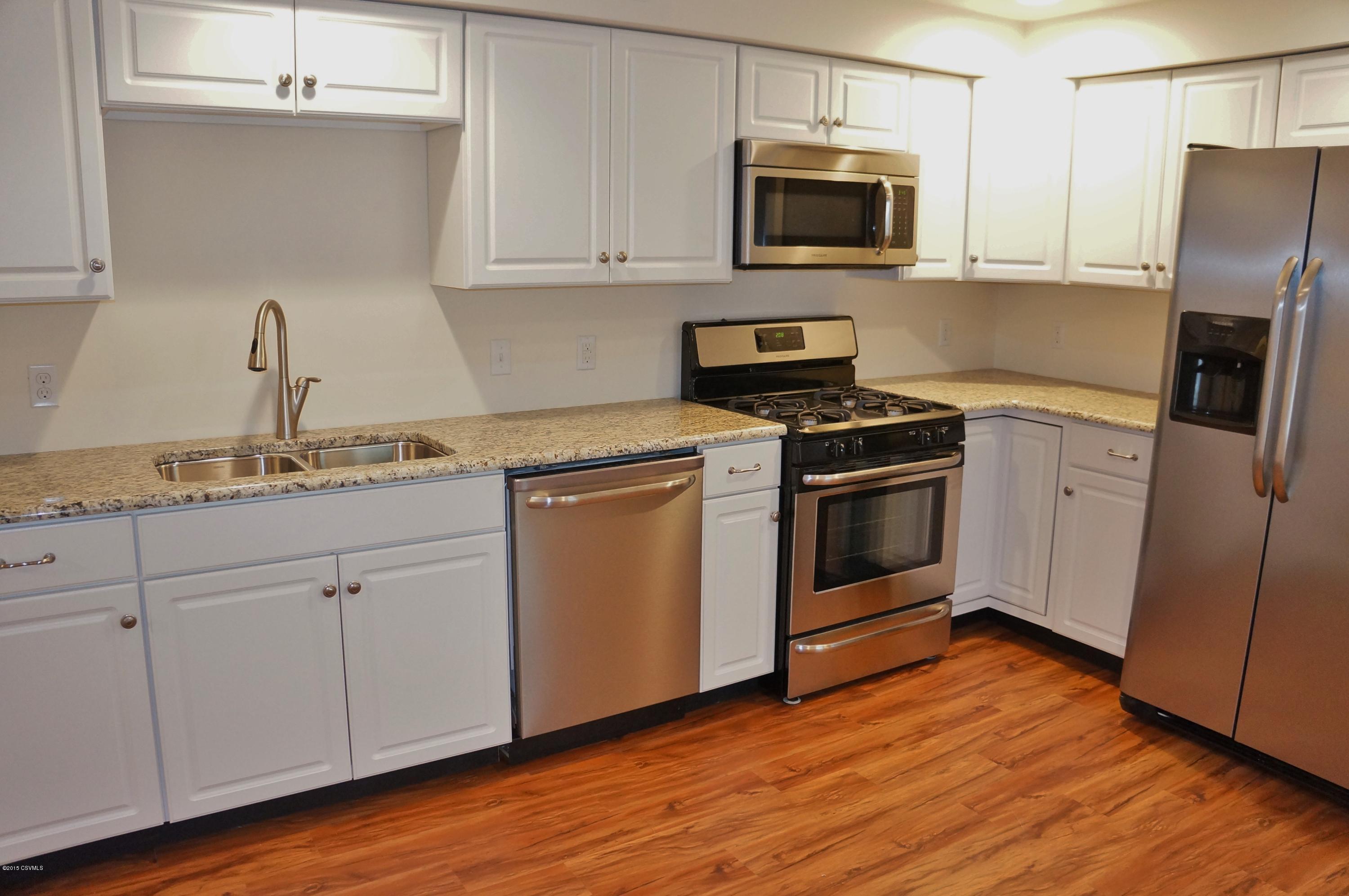 121 N 4TH Street