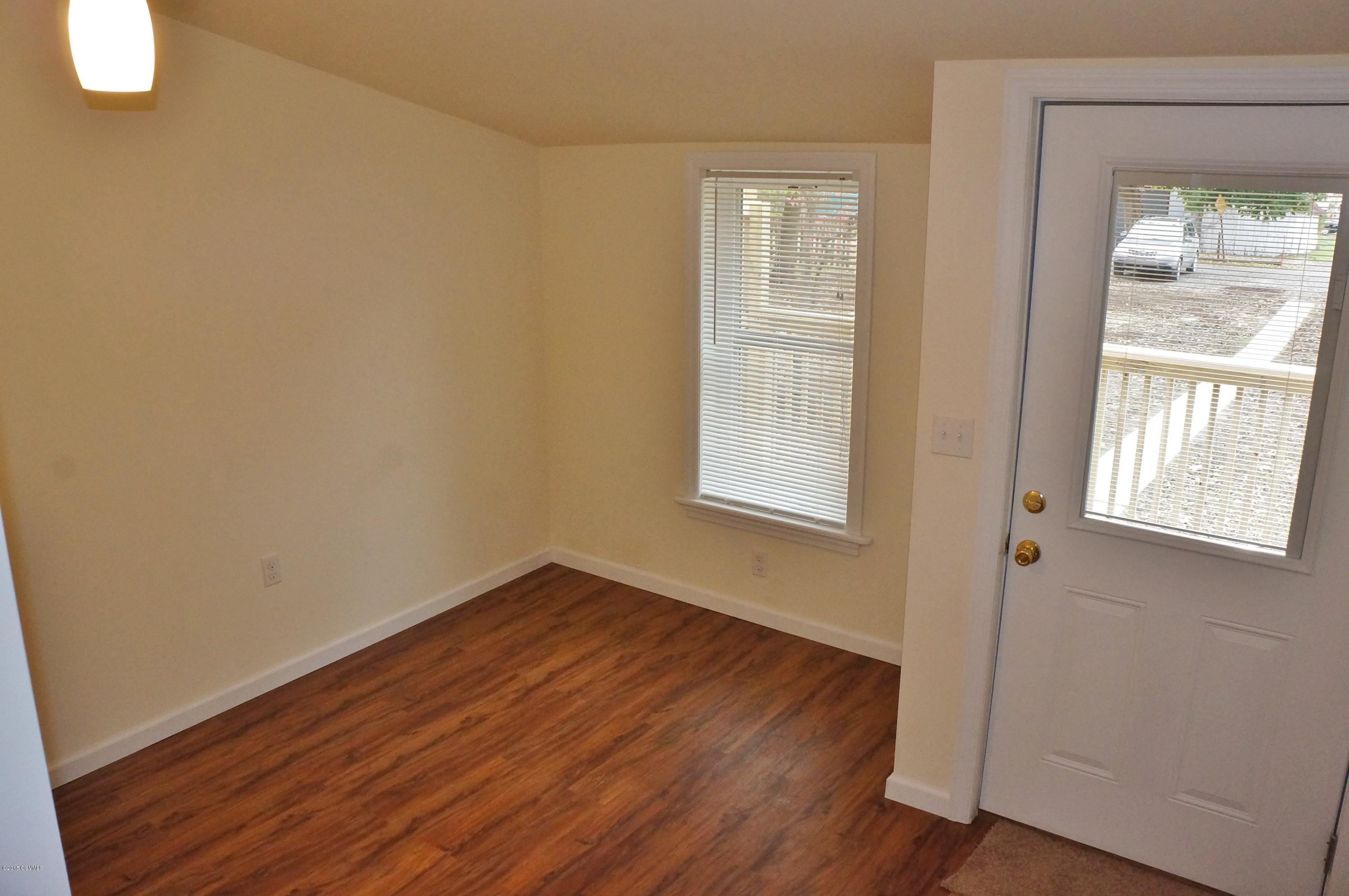 121 N 4TH Street