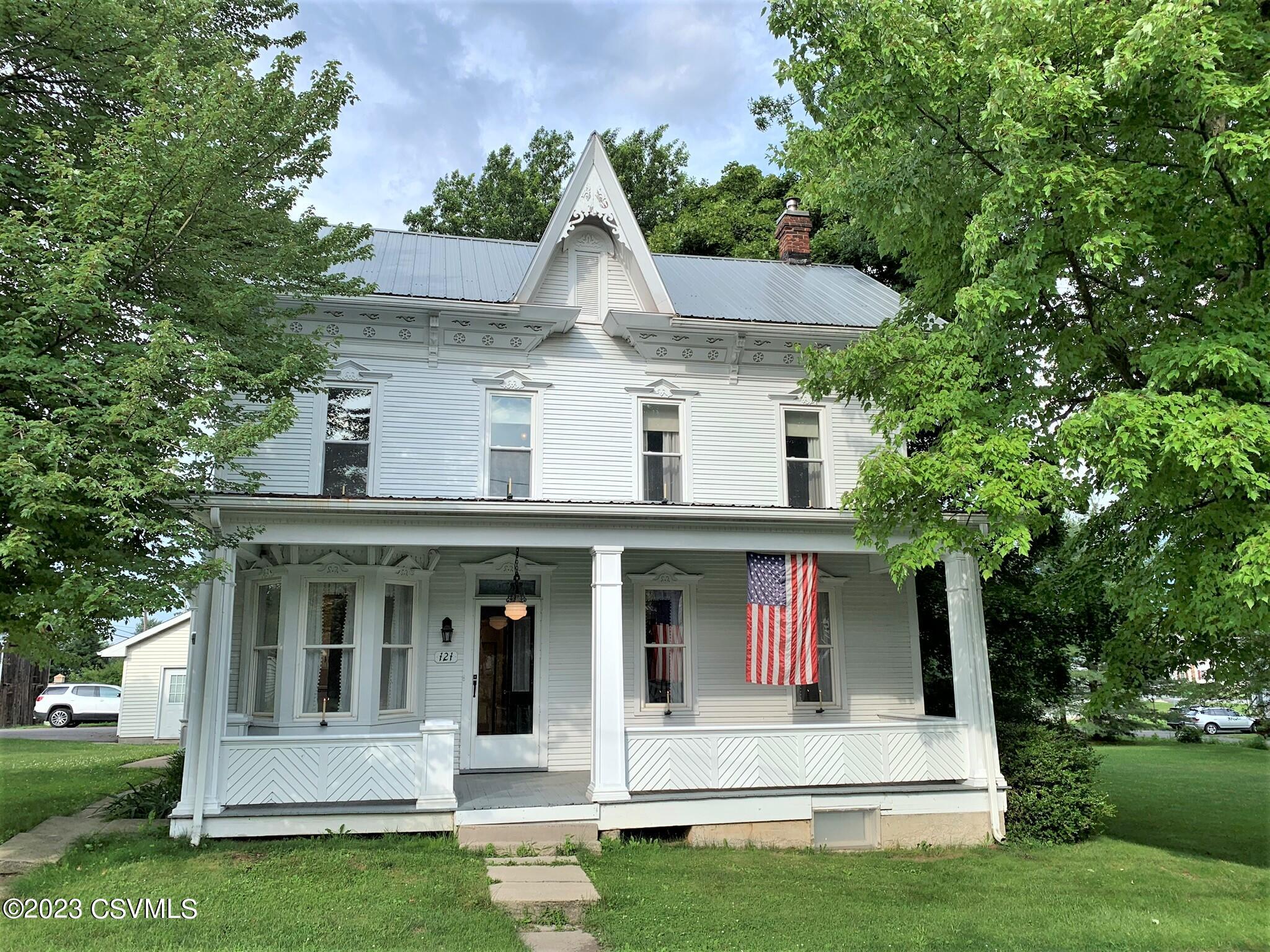 121 S SASSAFRAS Street
