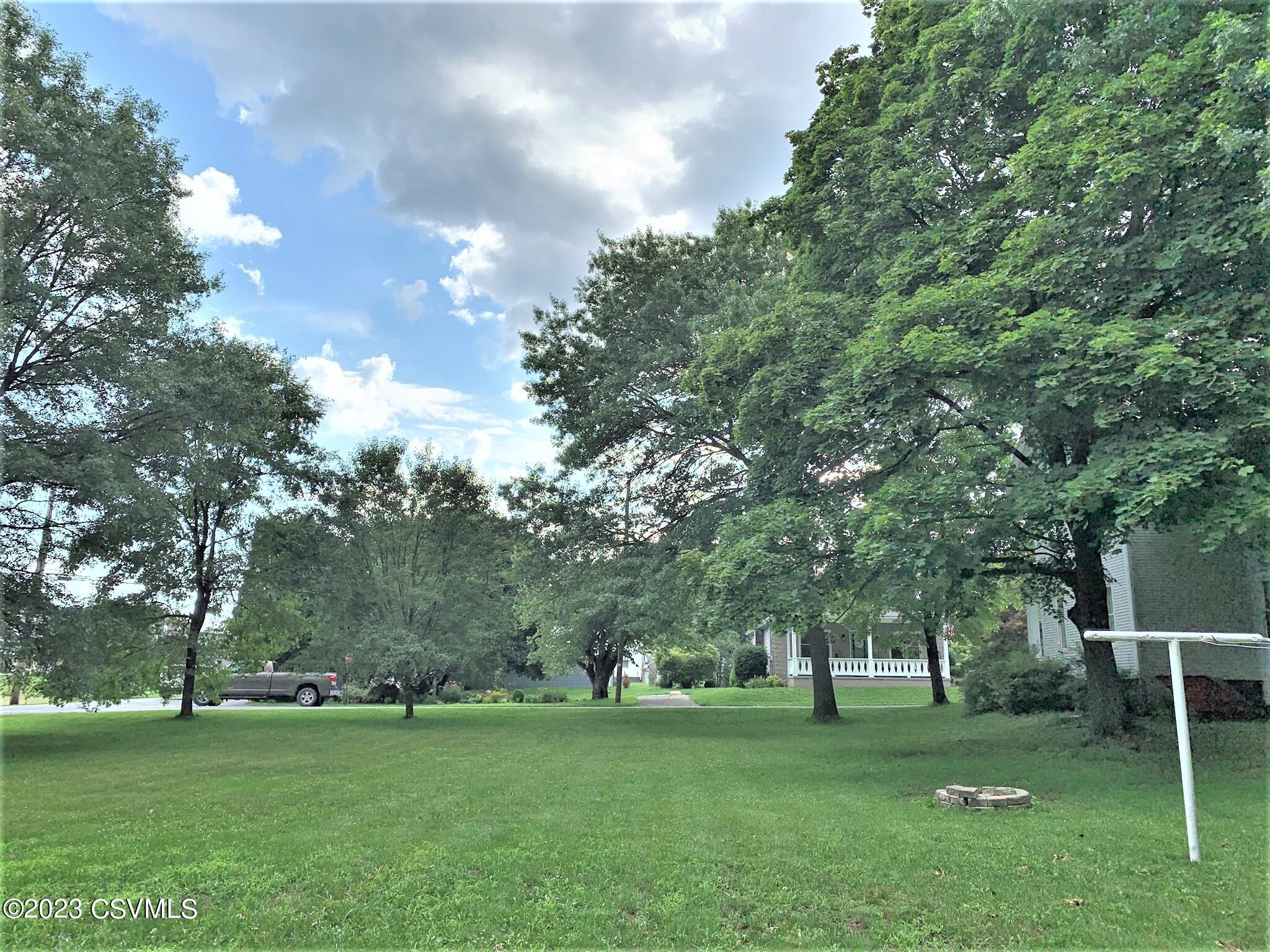 121 S SASSAFRAS Street