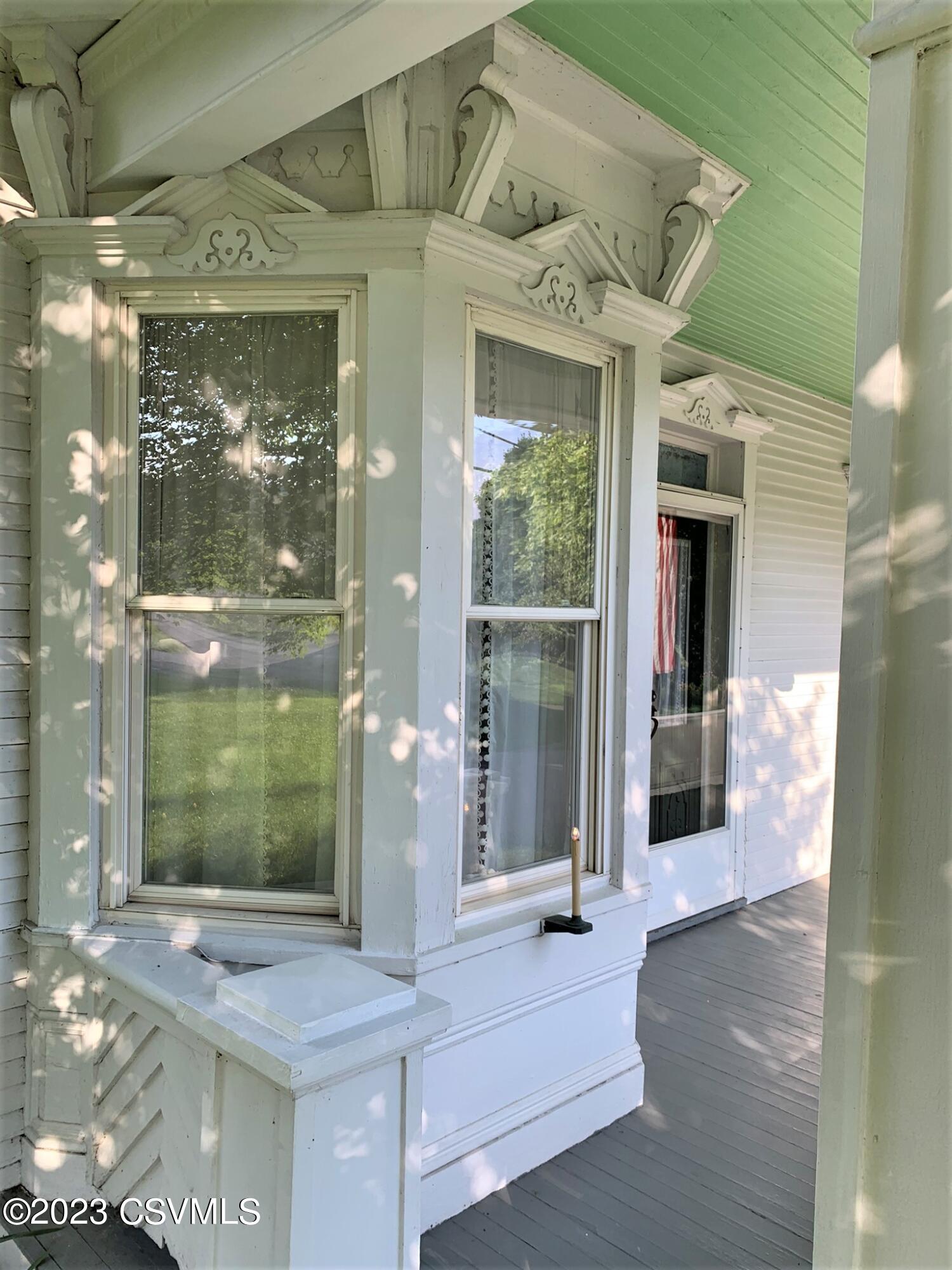 121 S SASSAFRAS Street
