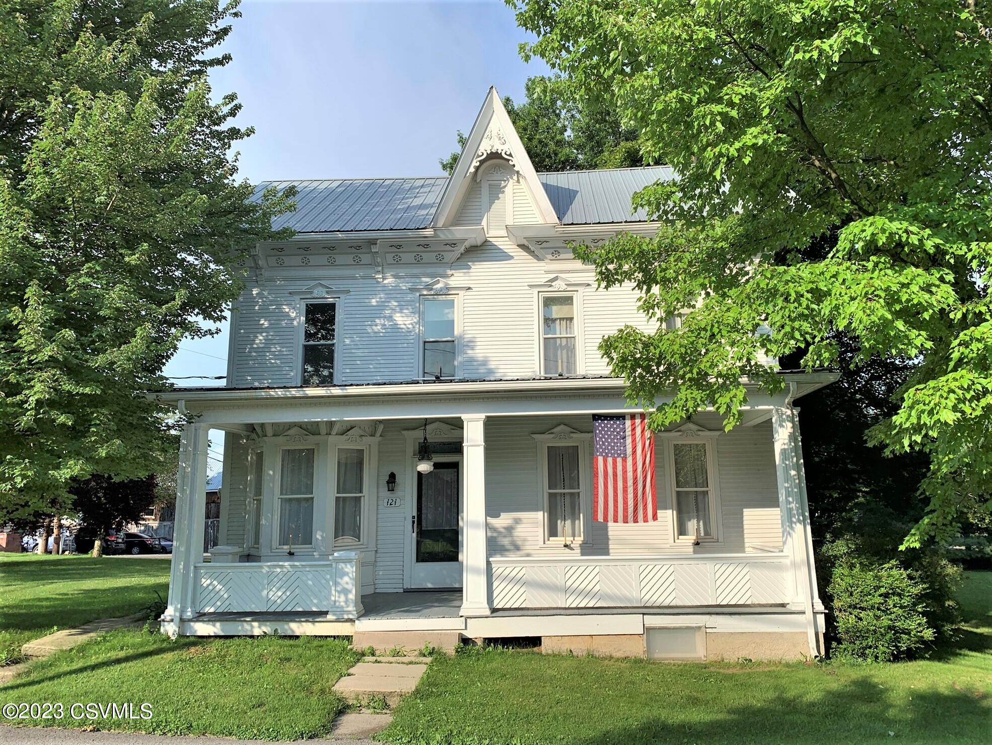 121 S SASSAFRAS Street