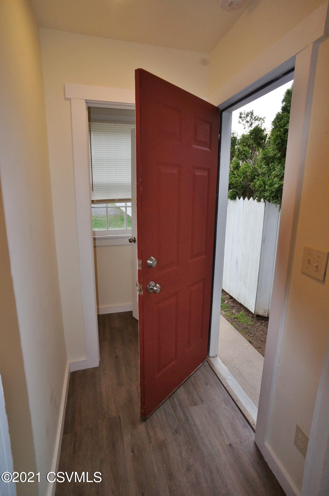 115 N 3RD Street