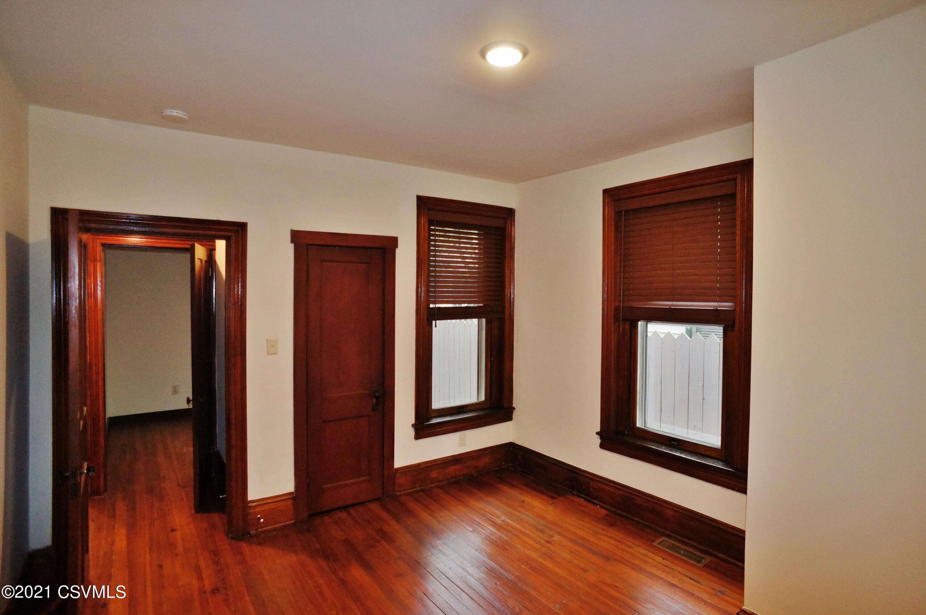 115 N 3RD Street