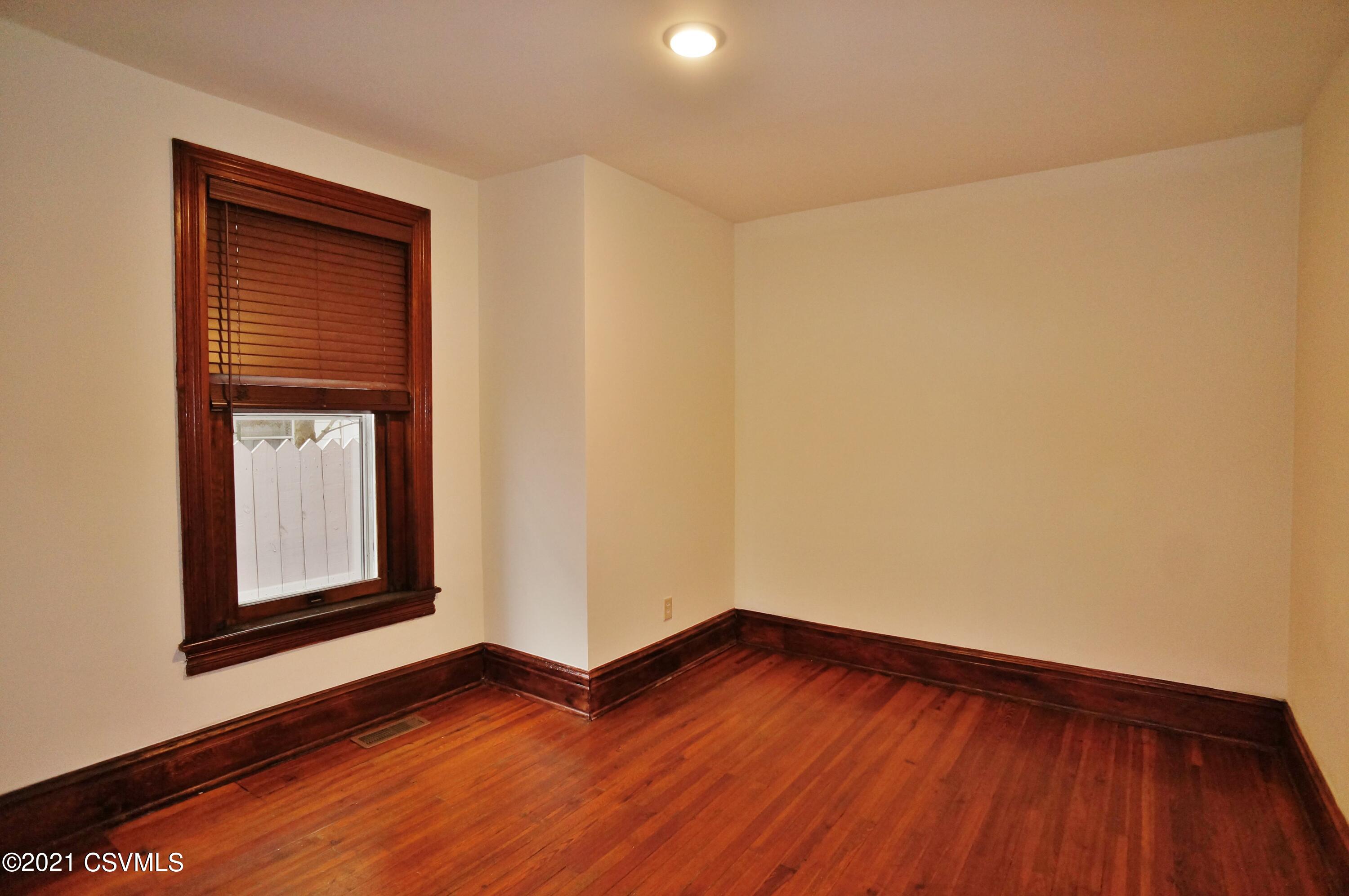 115 N 3RD Street