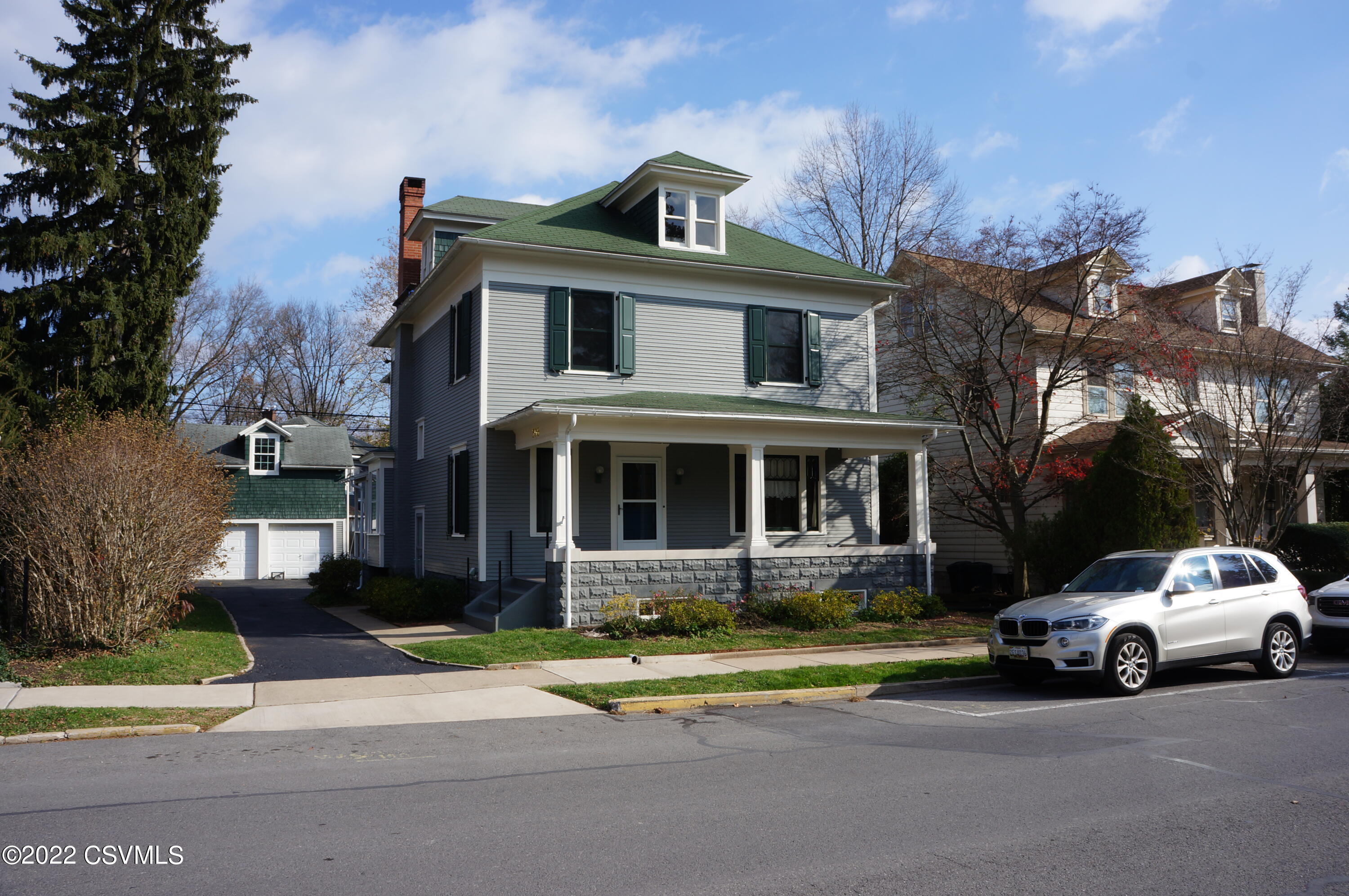 306 S 3RD Street