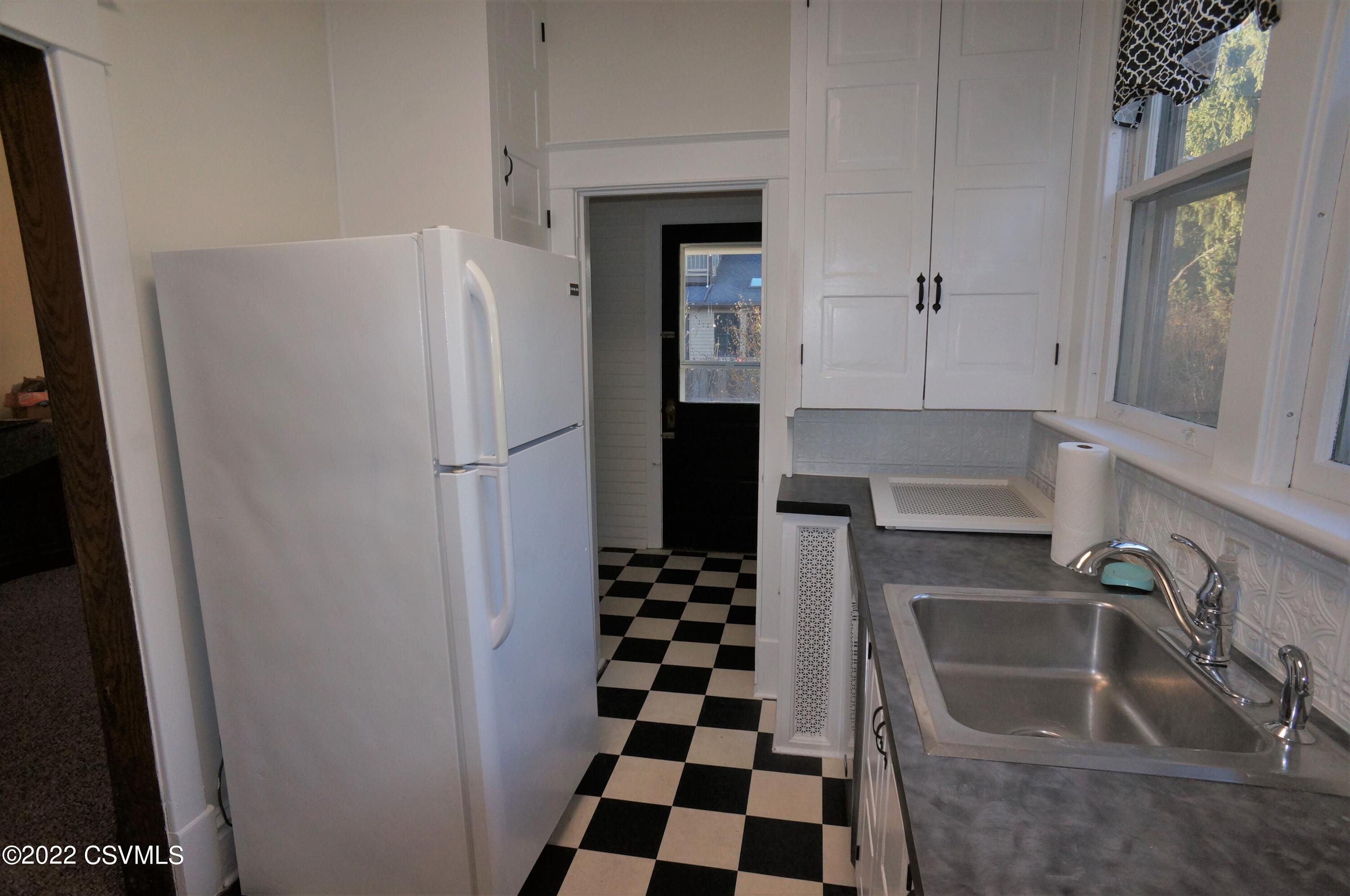 306 S 3RD Street