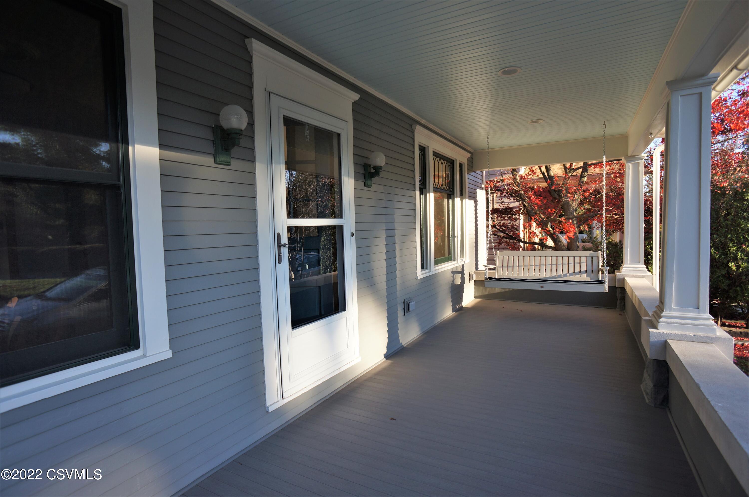 306 S 3RD Street