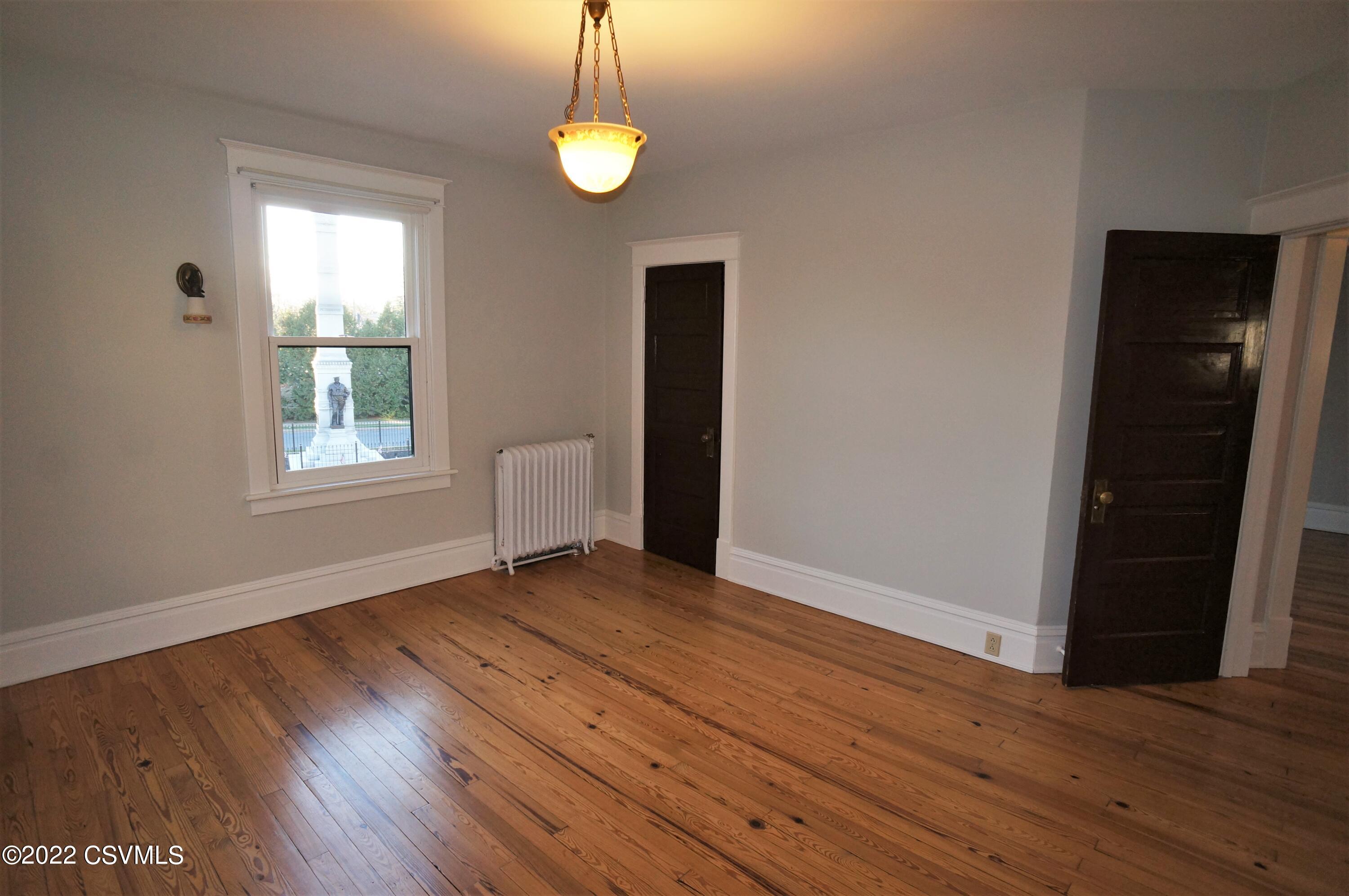 306 S 3RD Street