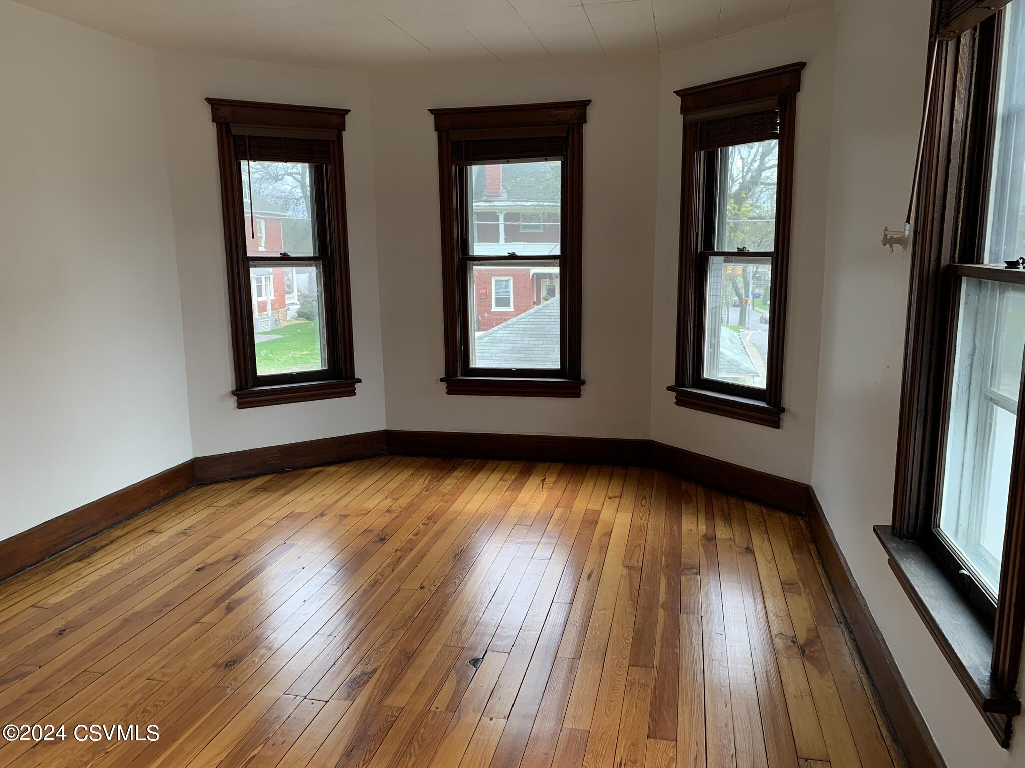 303 WALNUT Street