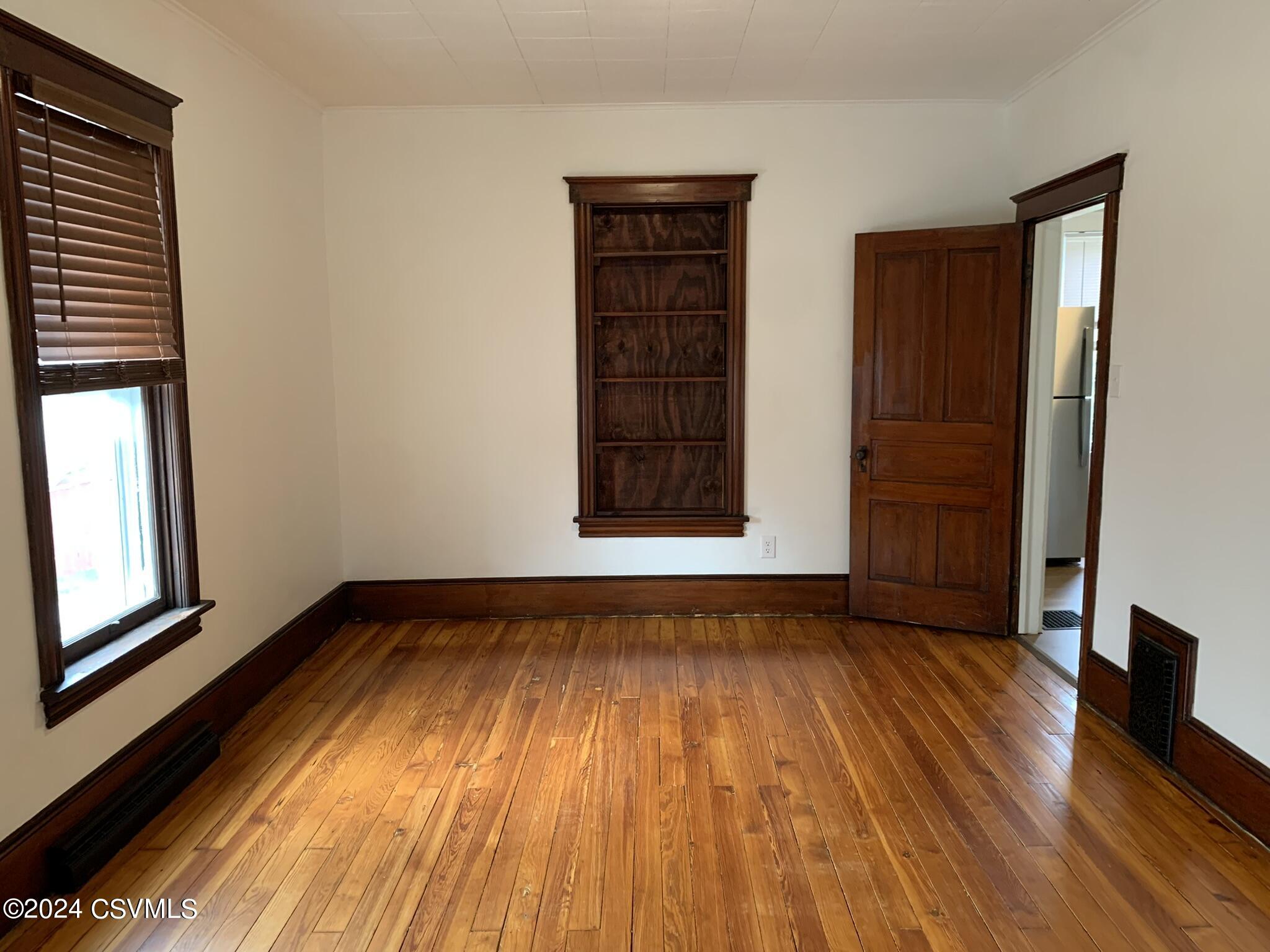 303 WALNUT Street
