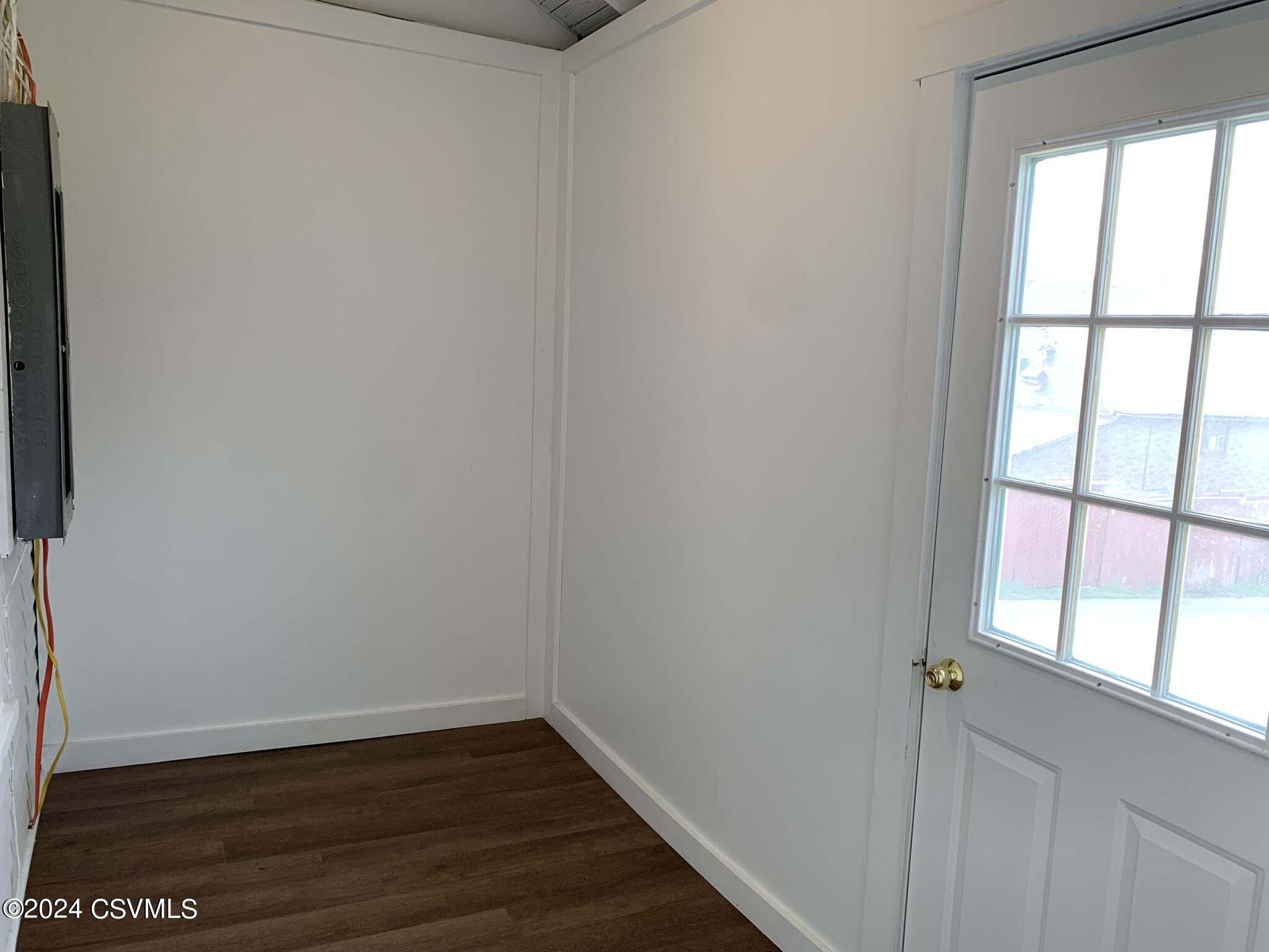 303 WALNUT Street