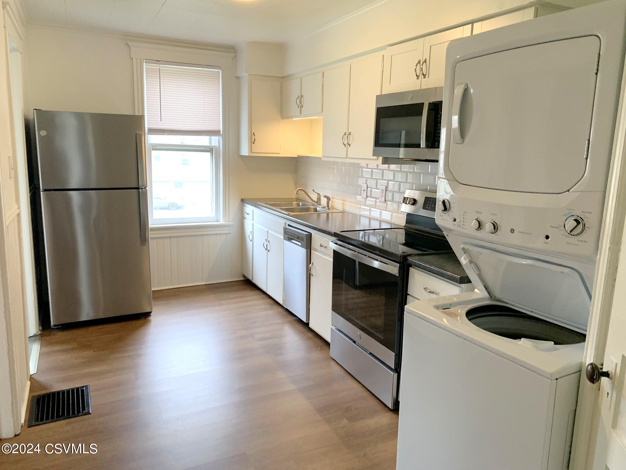 303 WALNUT Street