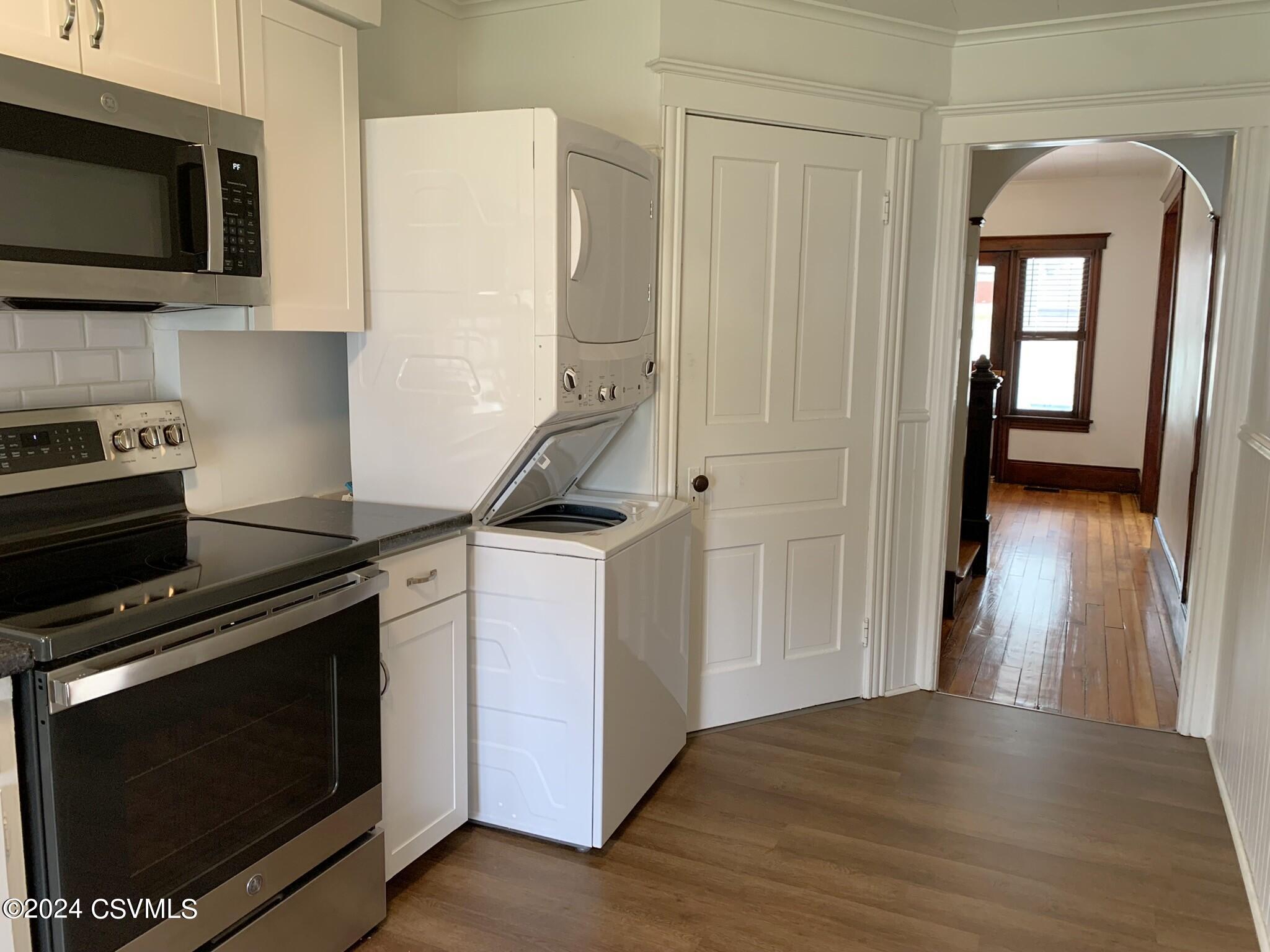 303 WALNUT Street