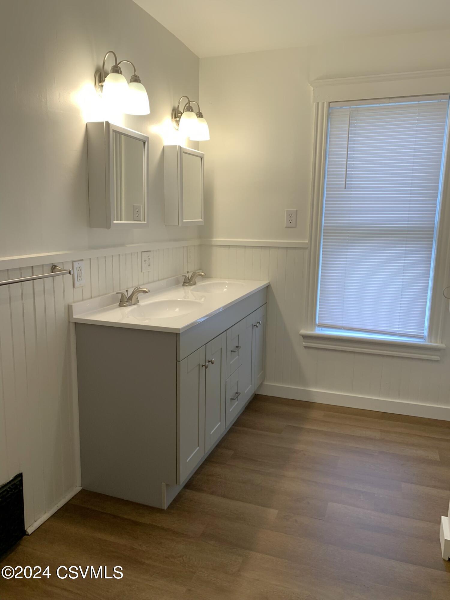 303 WALNUT Street