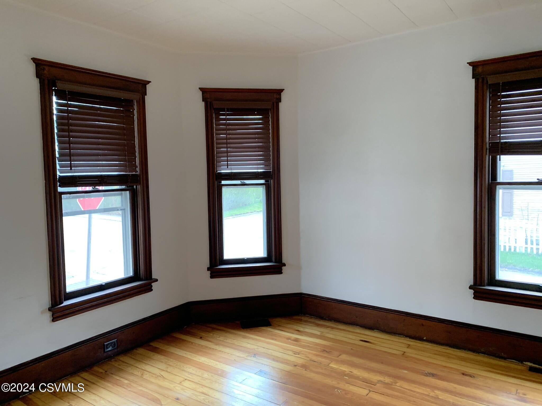 303 WALNUT Street
