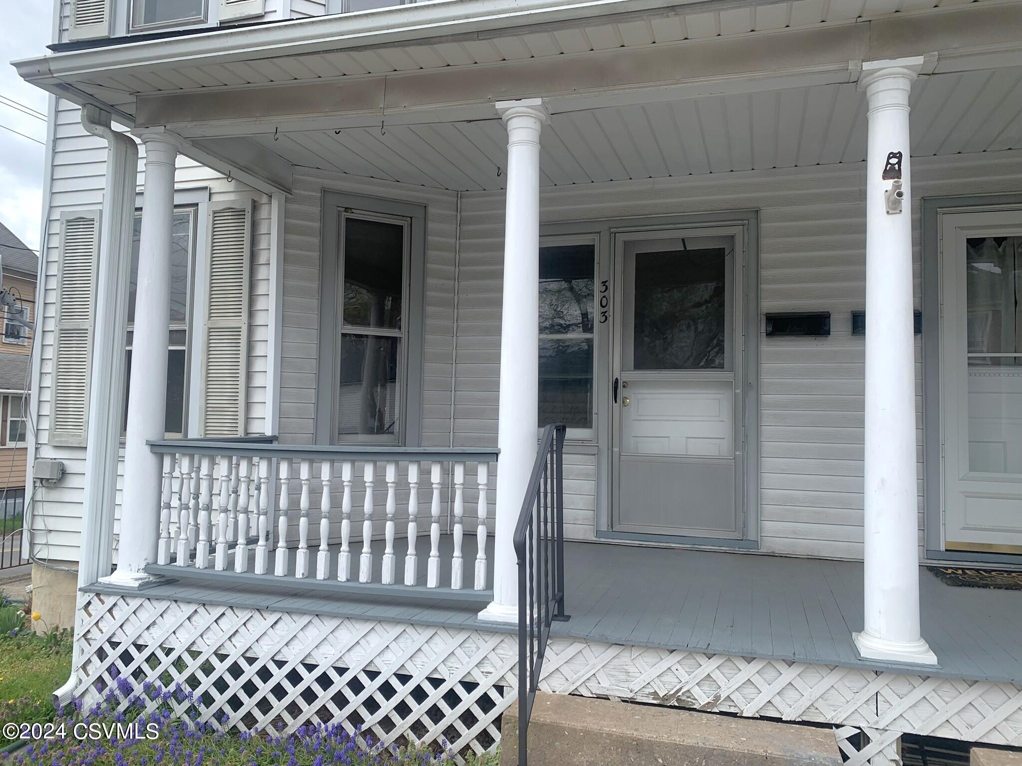 303 WALNUT Street
