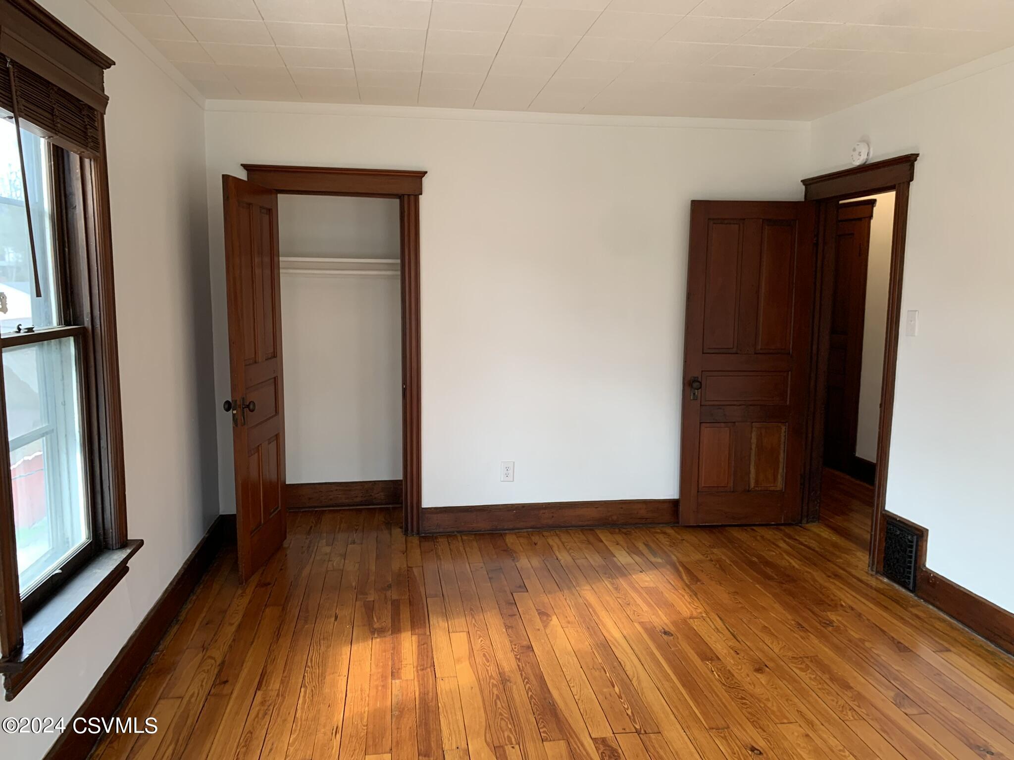 303 WALNUT Street