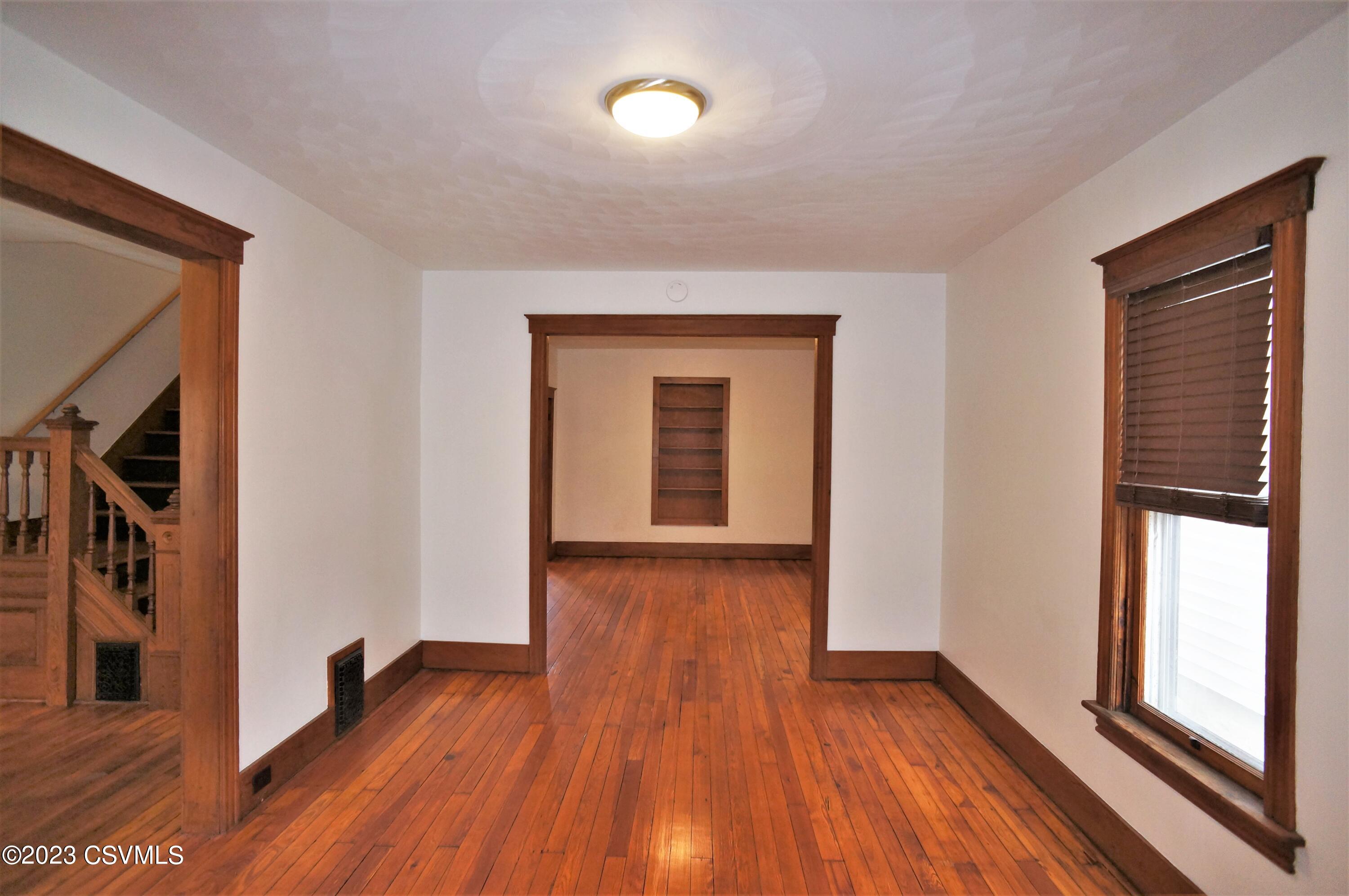 305 WALNUT Street