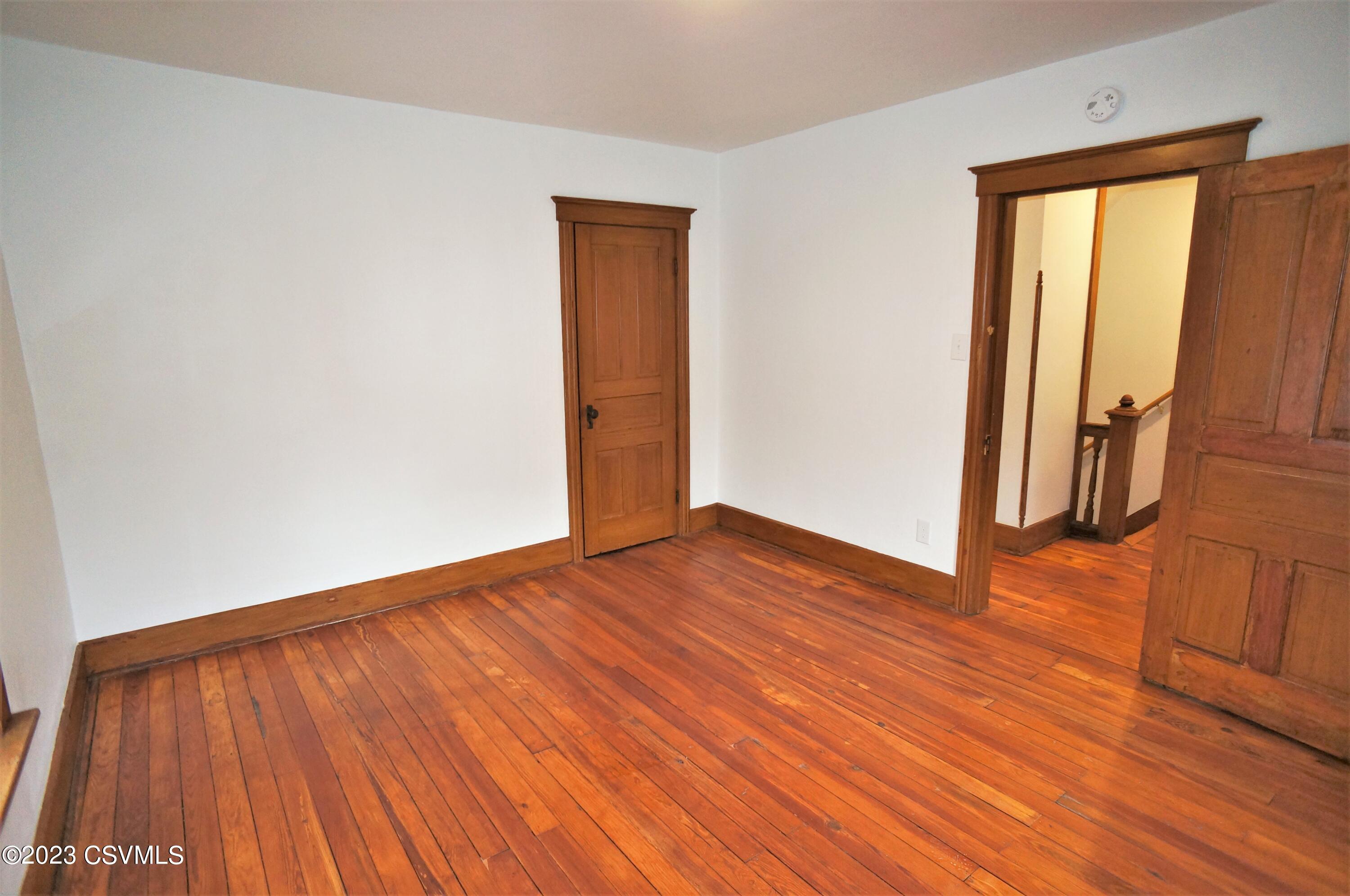 305 WALNUT Street