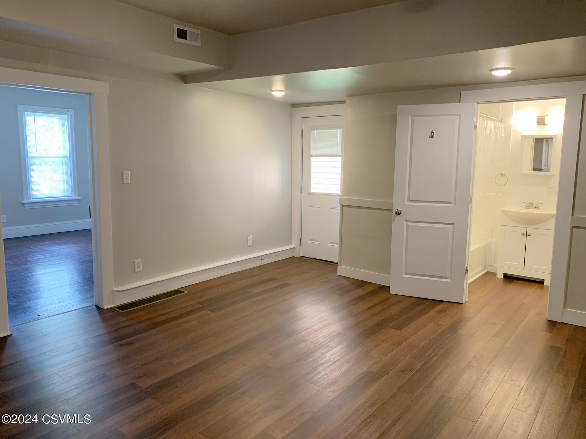 37 N 7TH Street