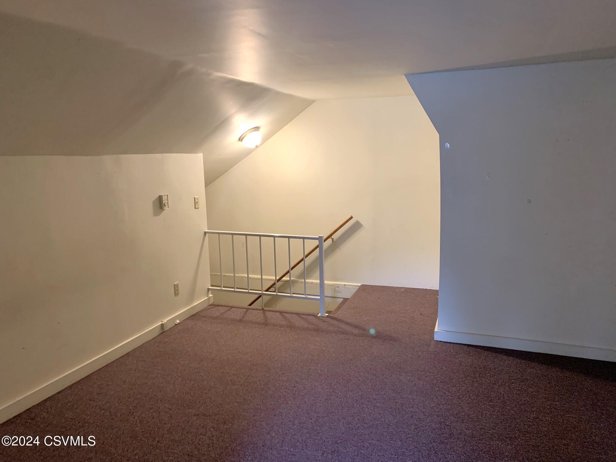 727 1/2 HIGH Street