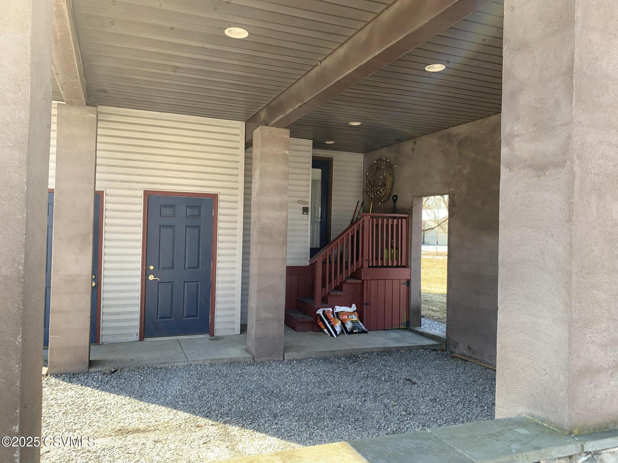 112 W SASSAFRAS Street