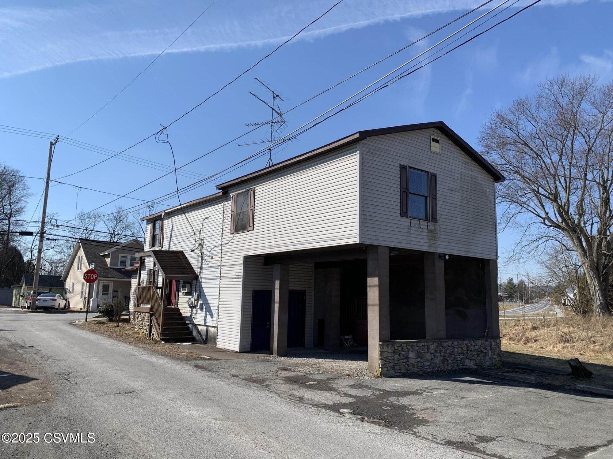 112 W SASSAFRAS Street