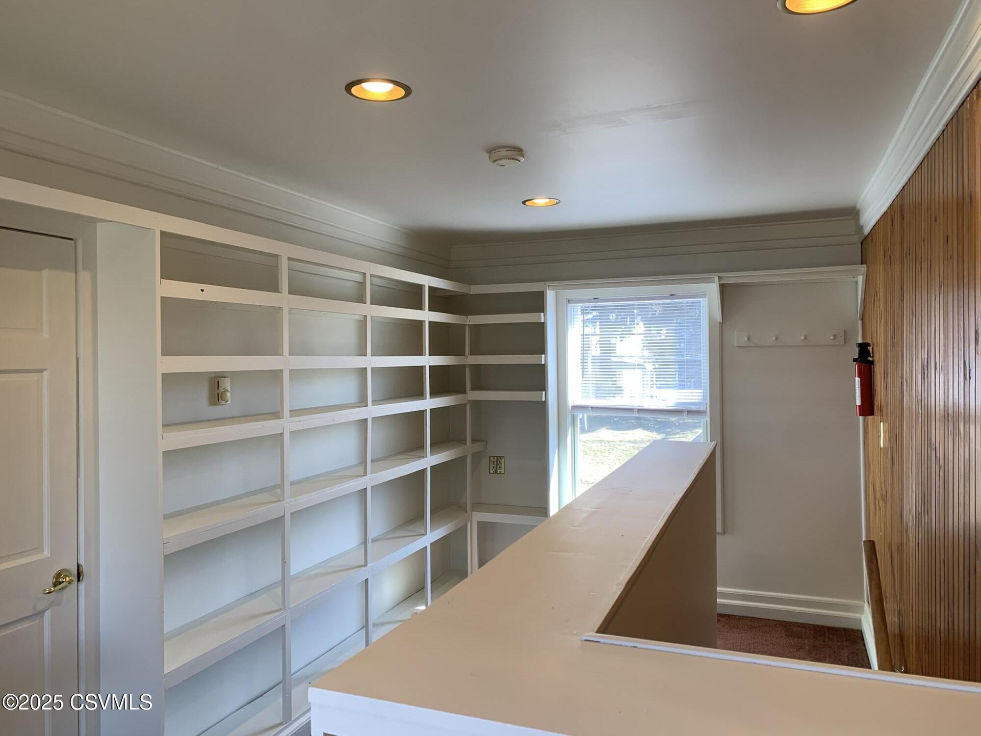 112 W SASSAFRAS Street