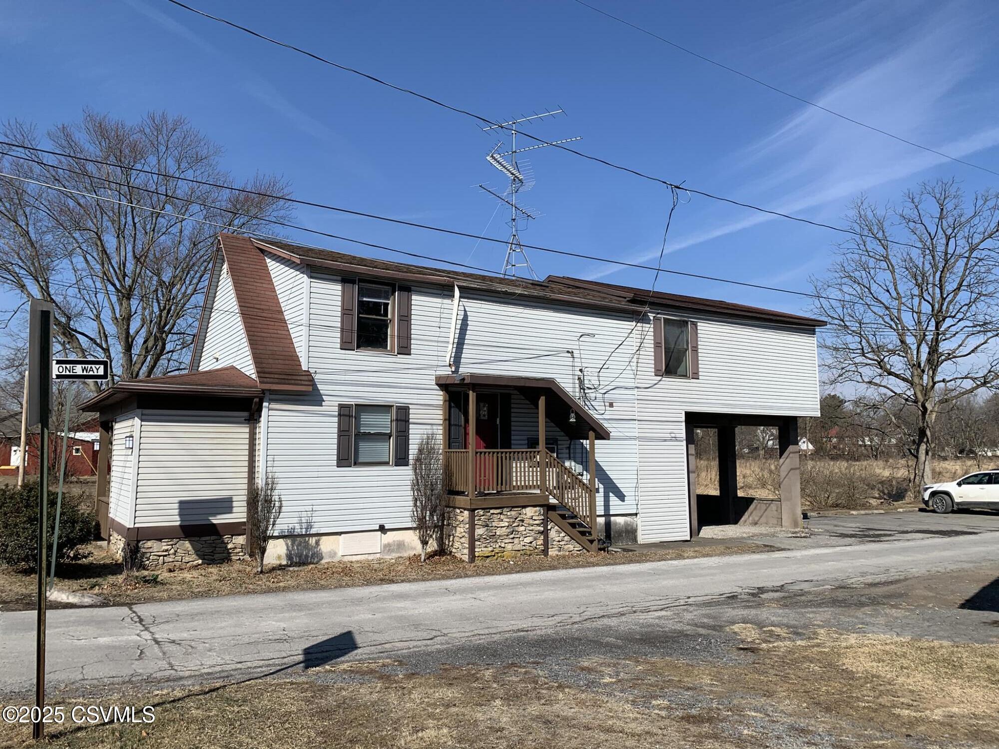 112 W SASSAFRAS Street