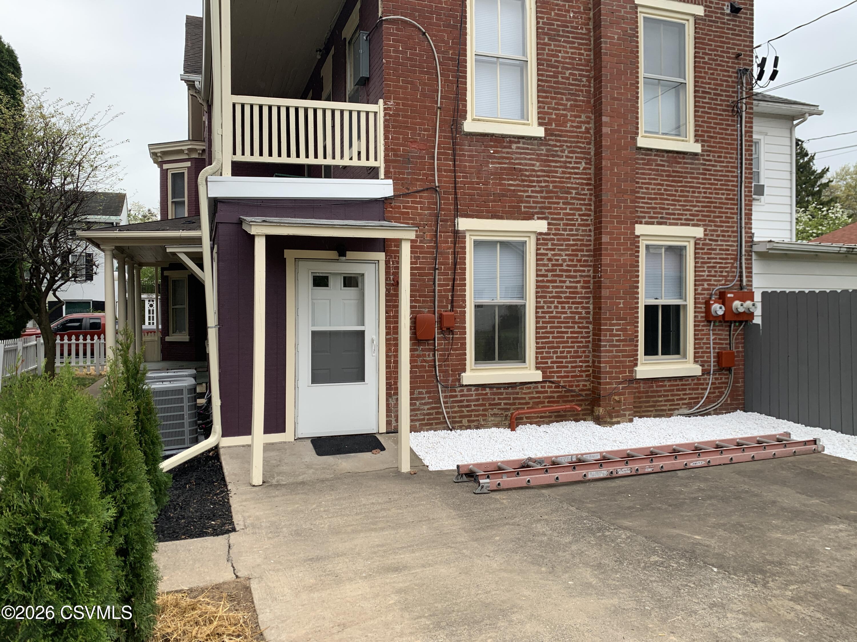 52 N 4TH Street 1