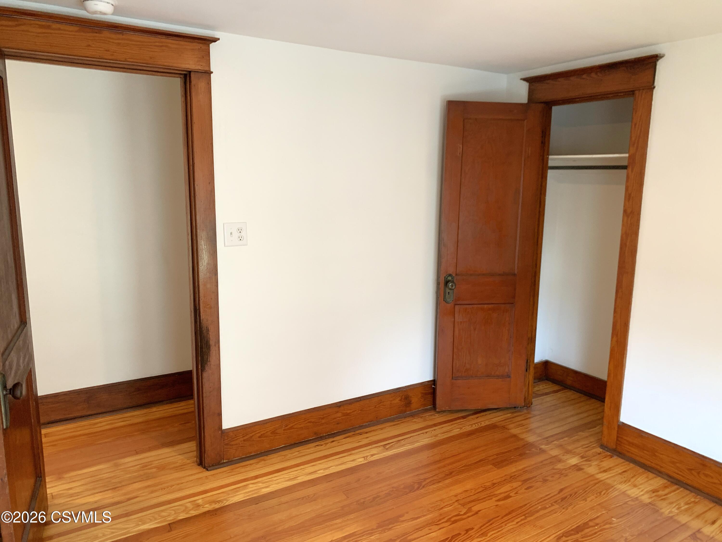 1004 W MARKET Street