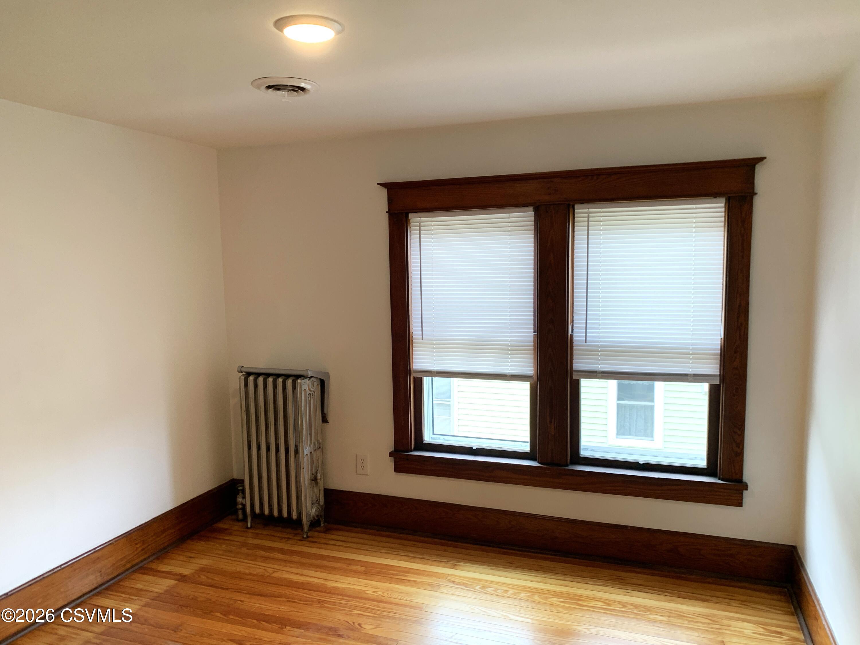 1004 W MARKET Street