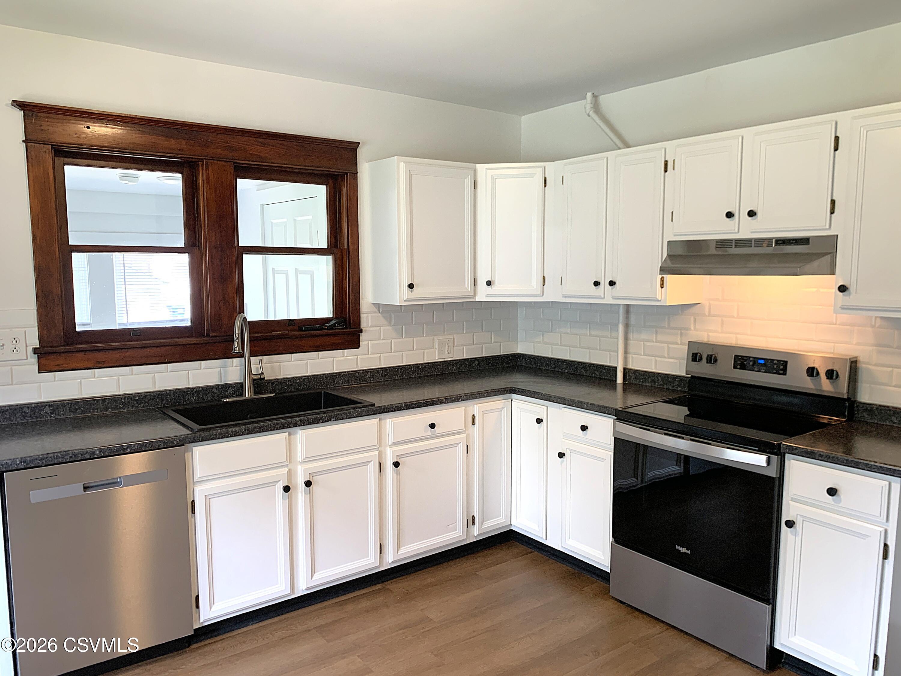 1004 W MARKET Street