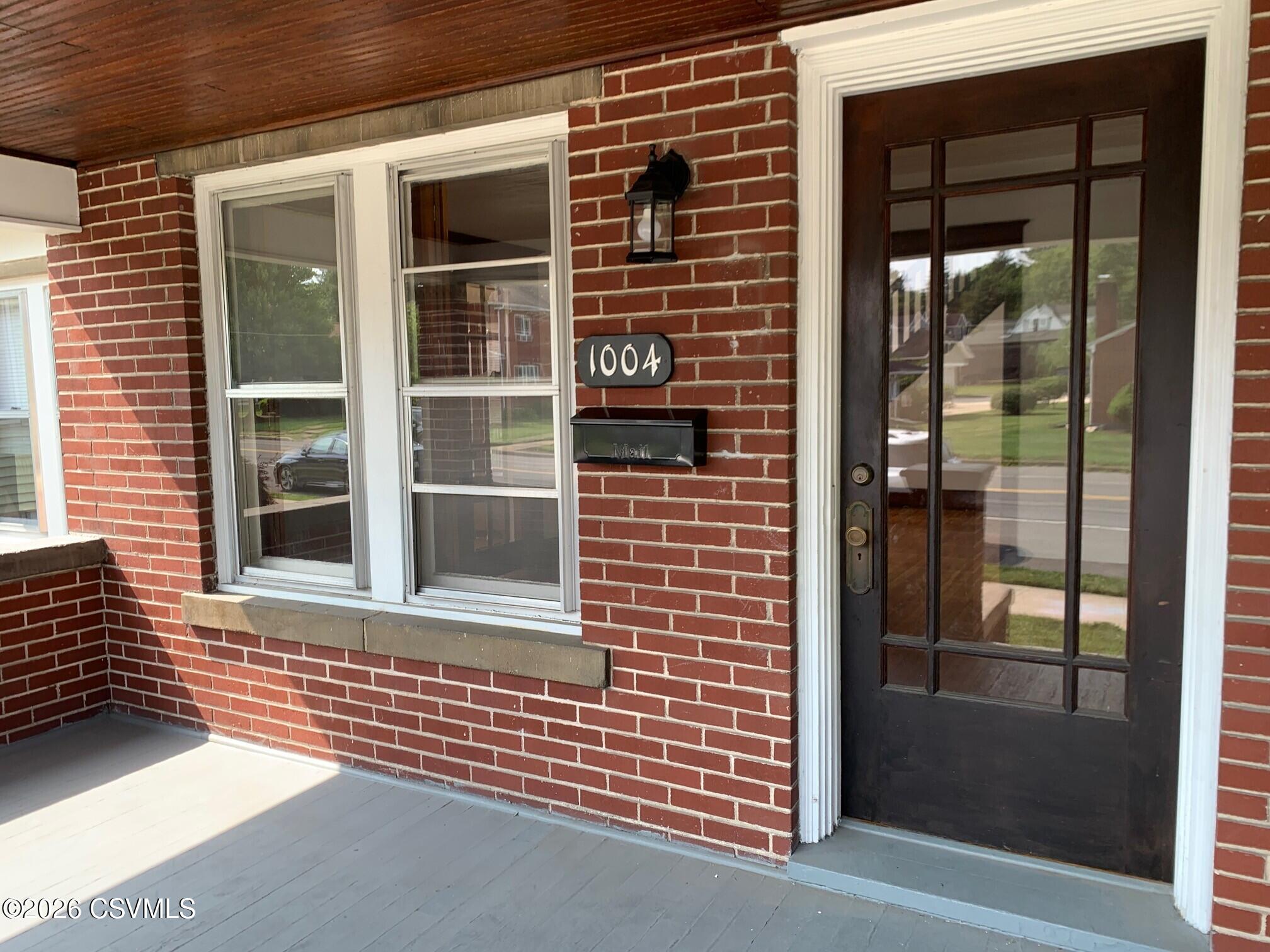 1004 W MARKET Street