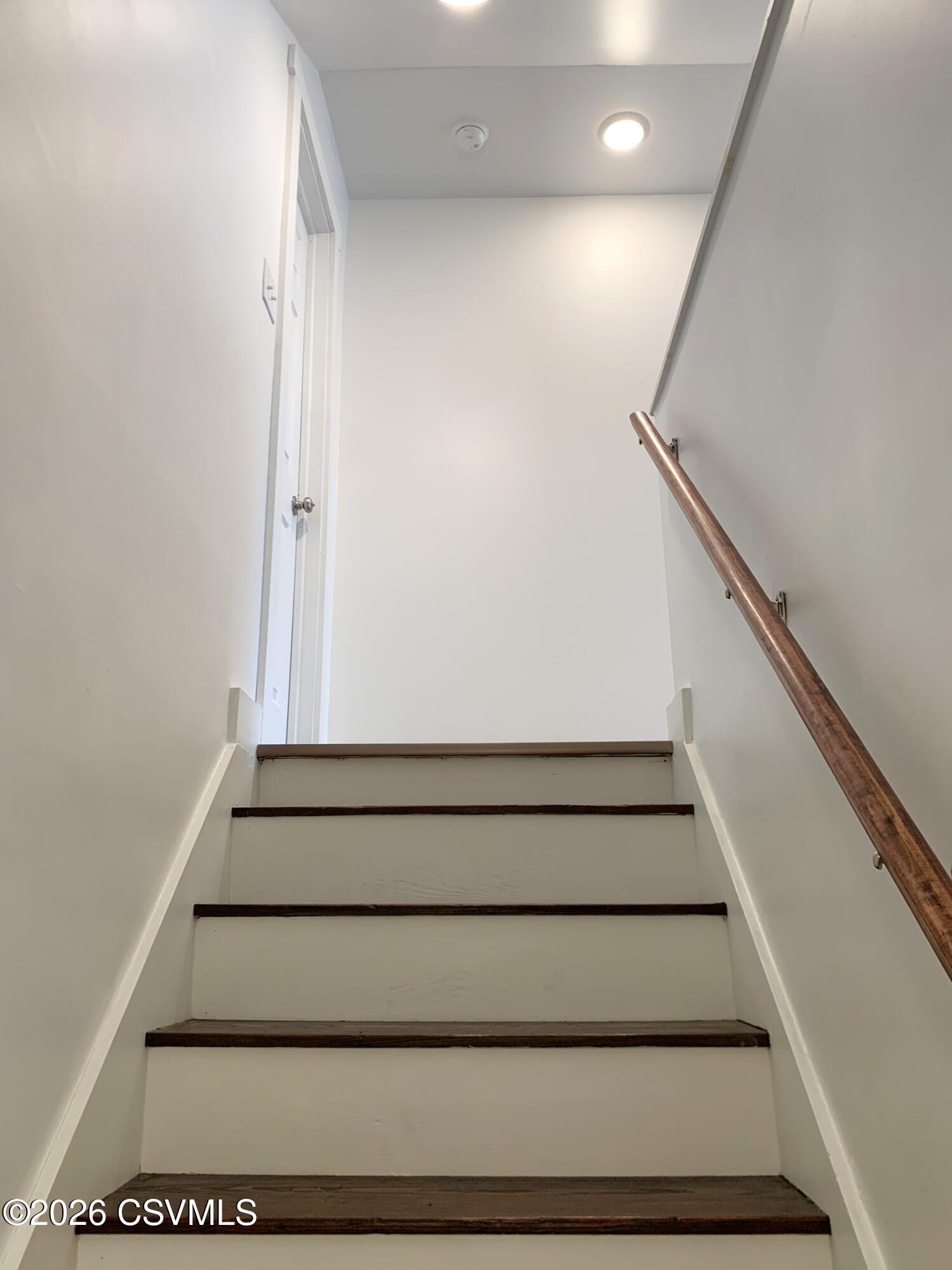 1004 W MARKET Street