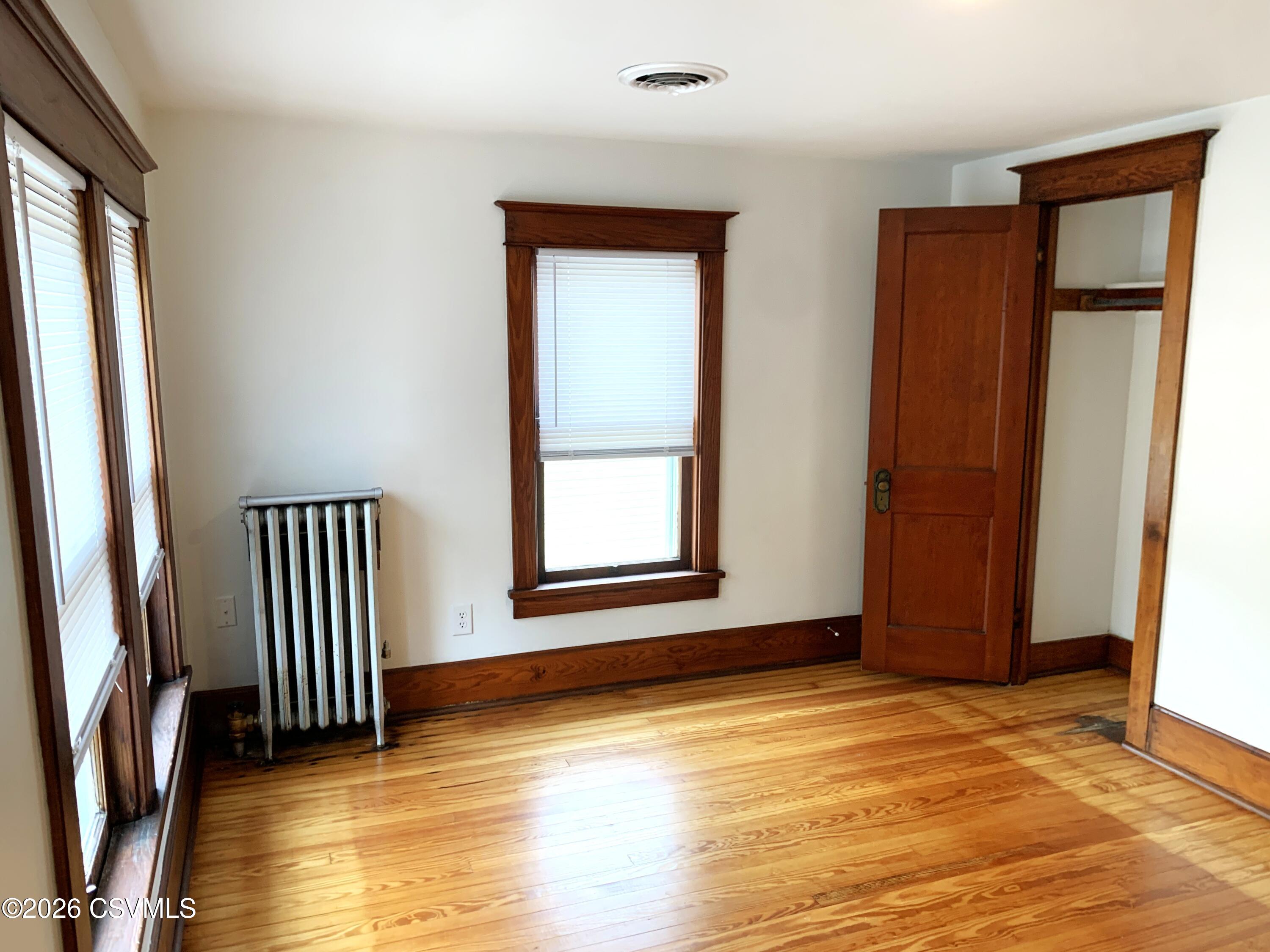1004 W MARKET Street