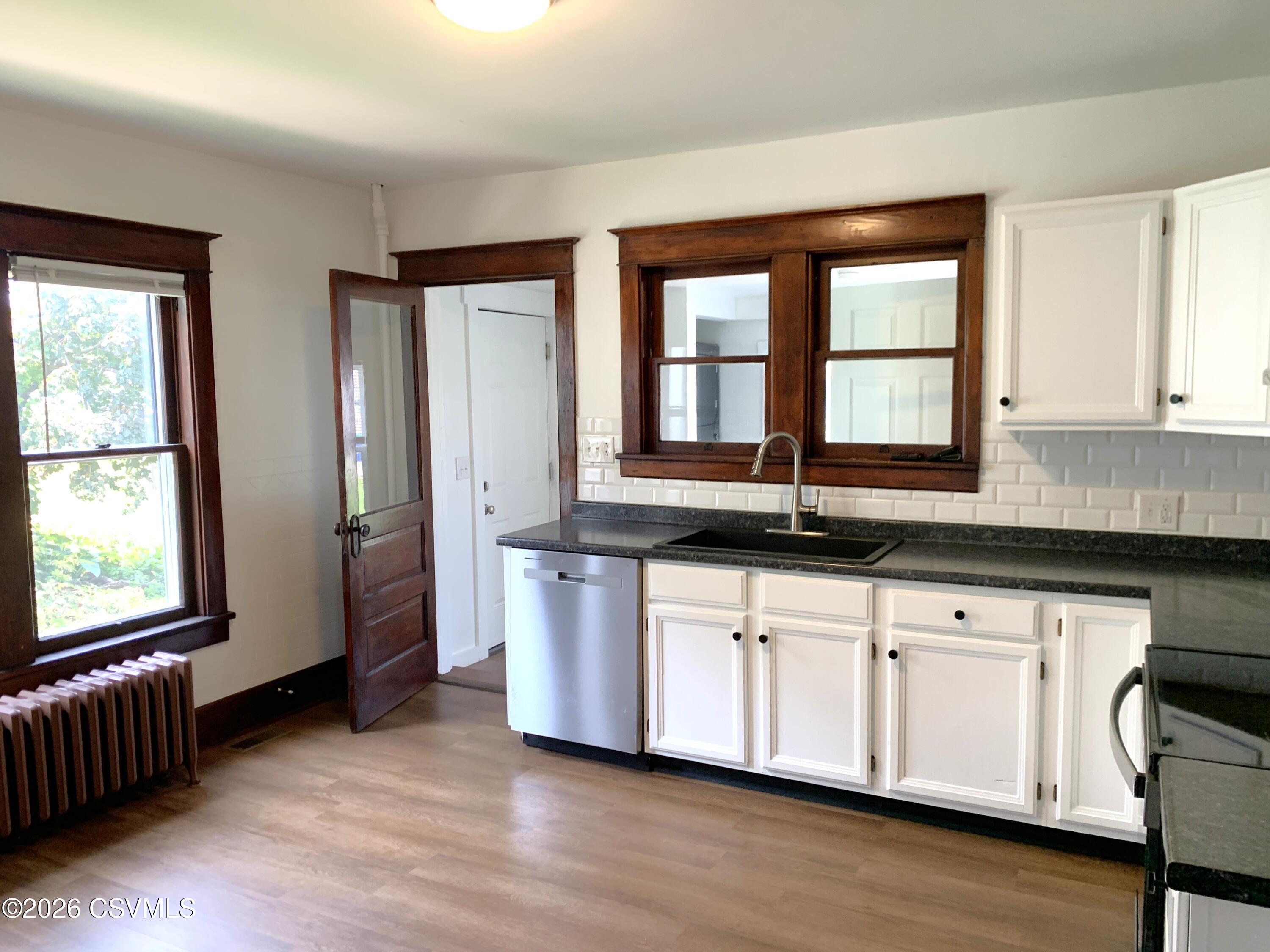 1004 W MARKET Street