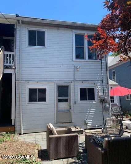 49 1/2 S 4TH Street