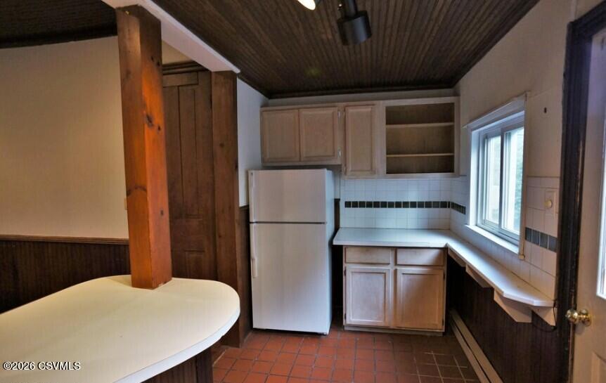 49 1/2 S 4TH Street