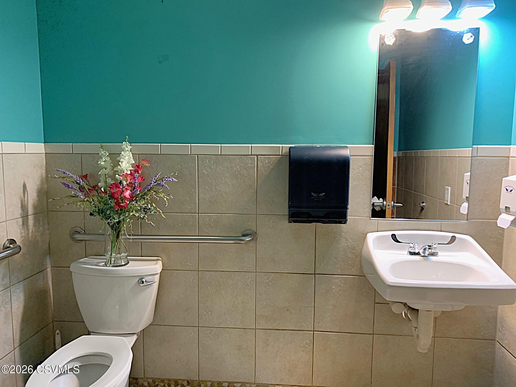 233-235 MARKET Street