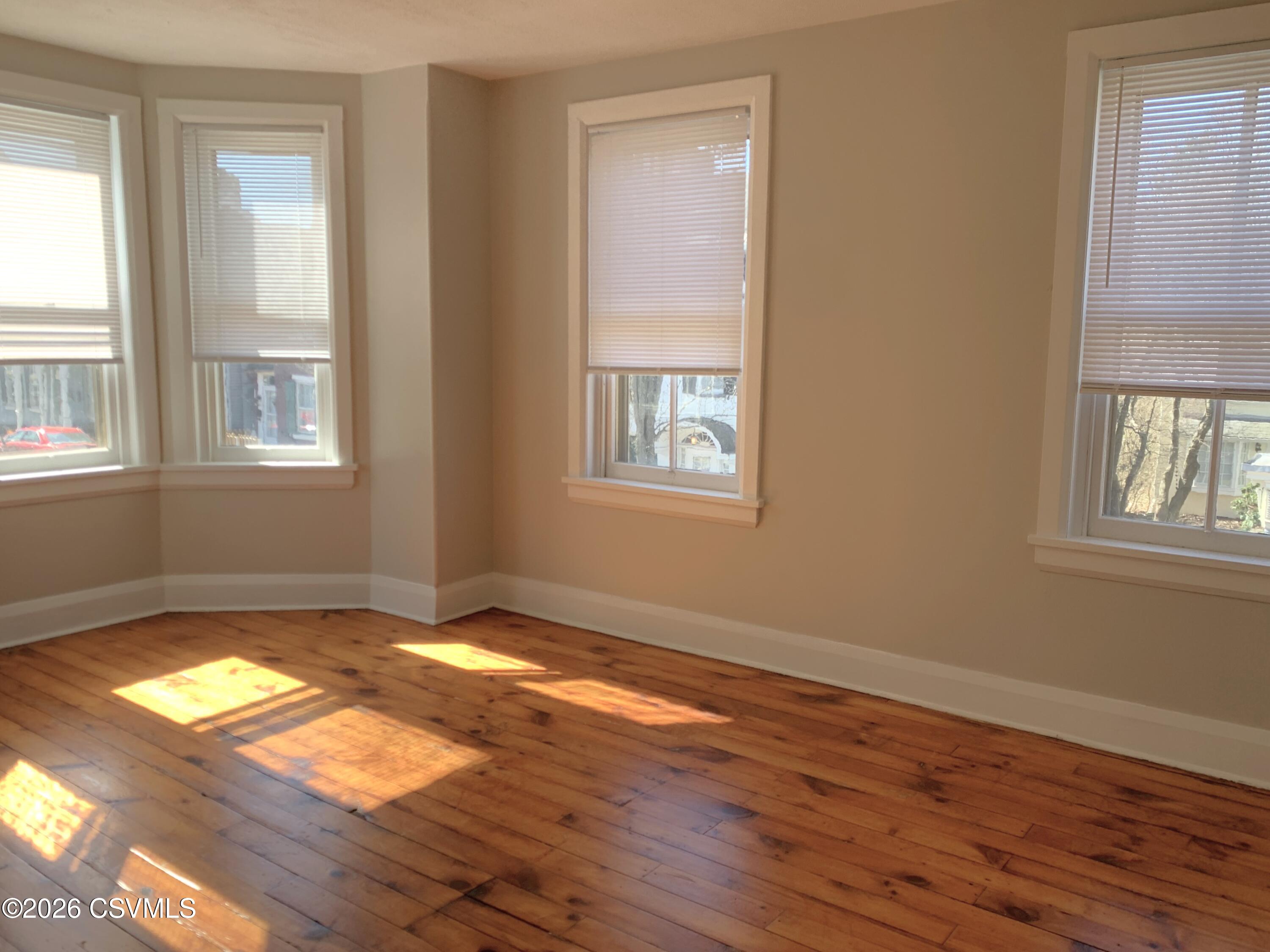 52 N 4TH Street