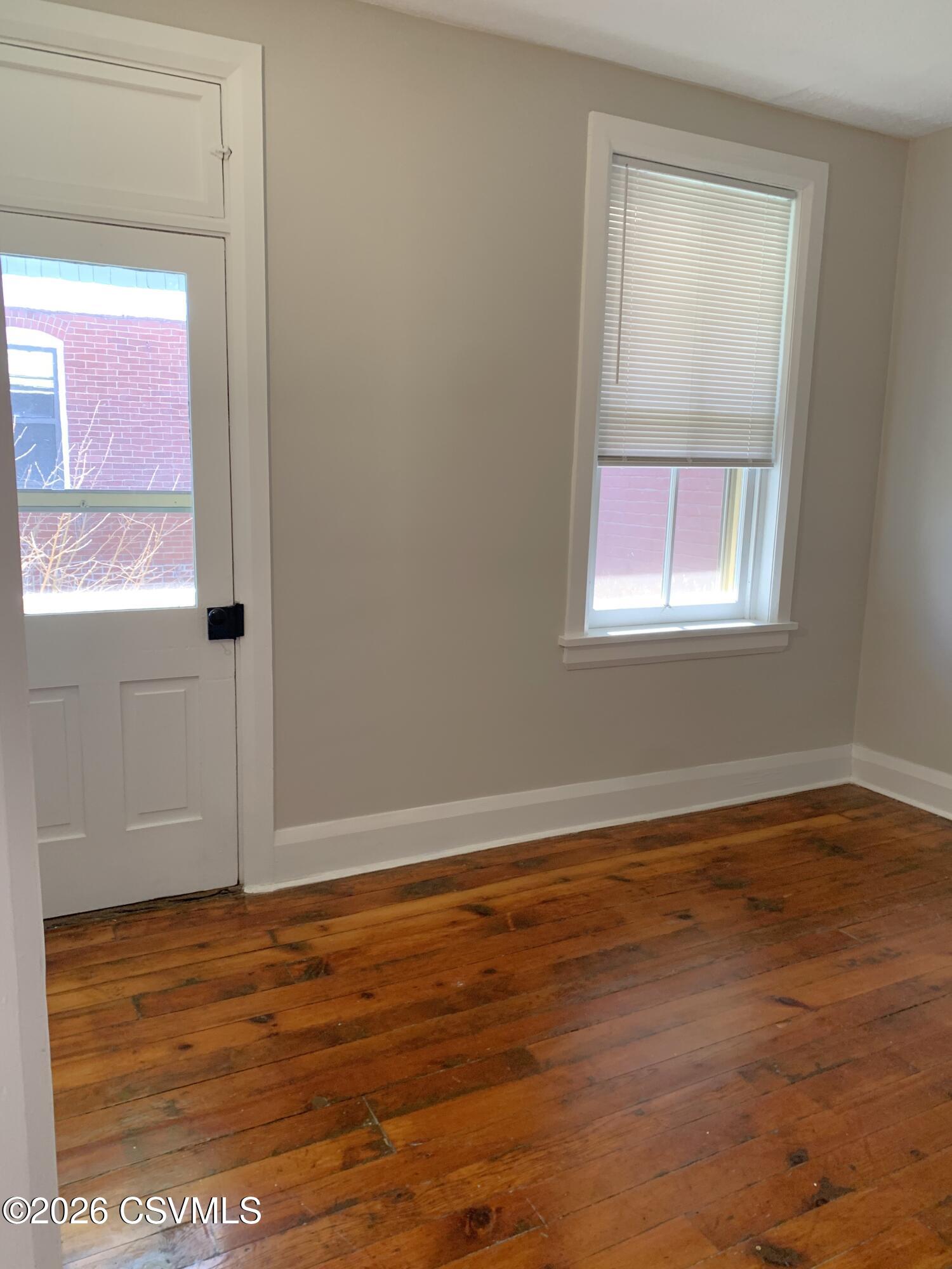 52 N 4TH Street