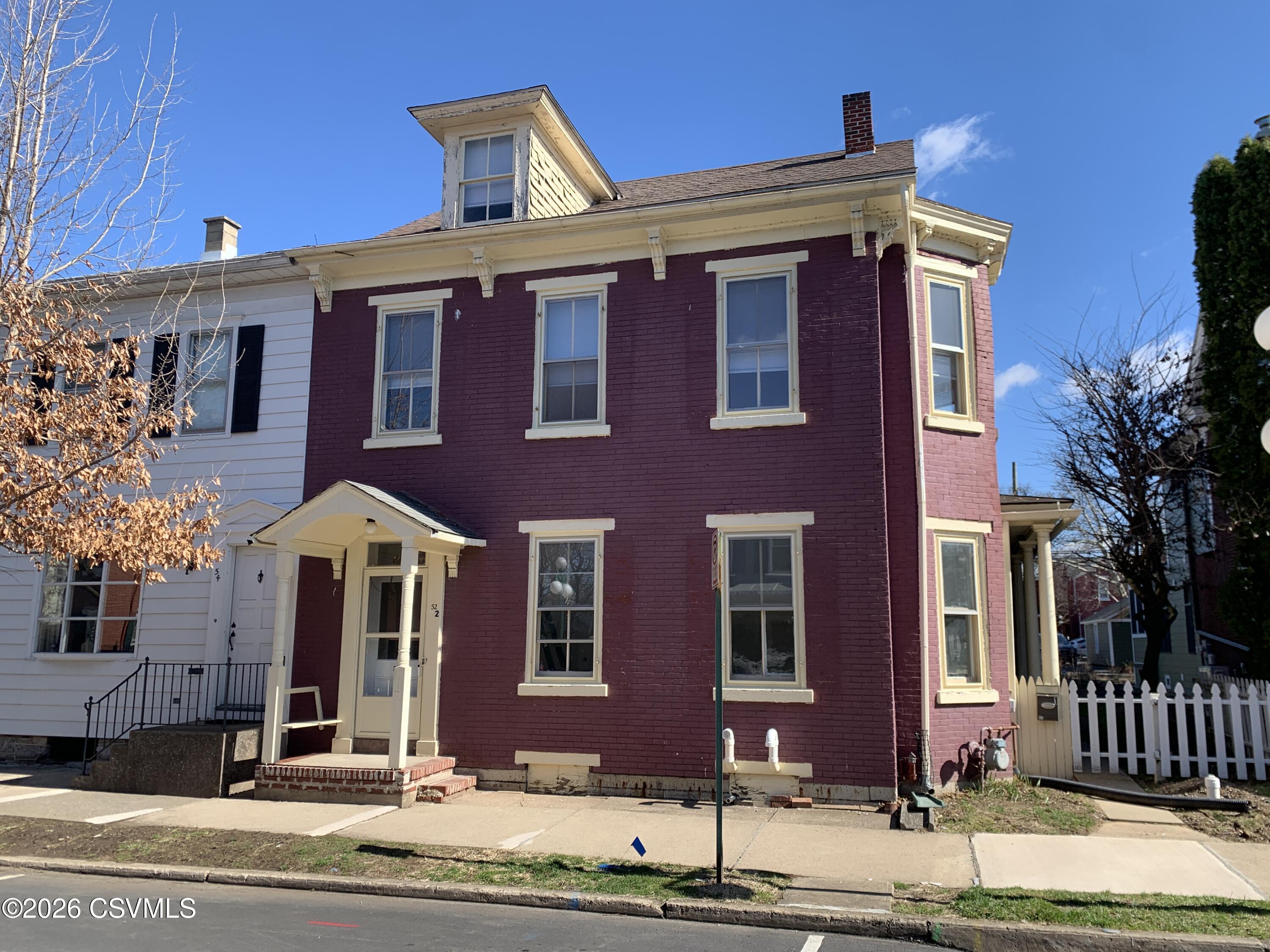 52 N 4TH Street