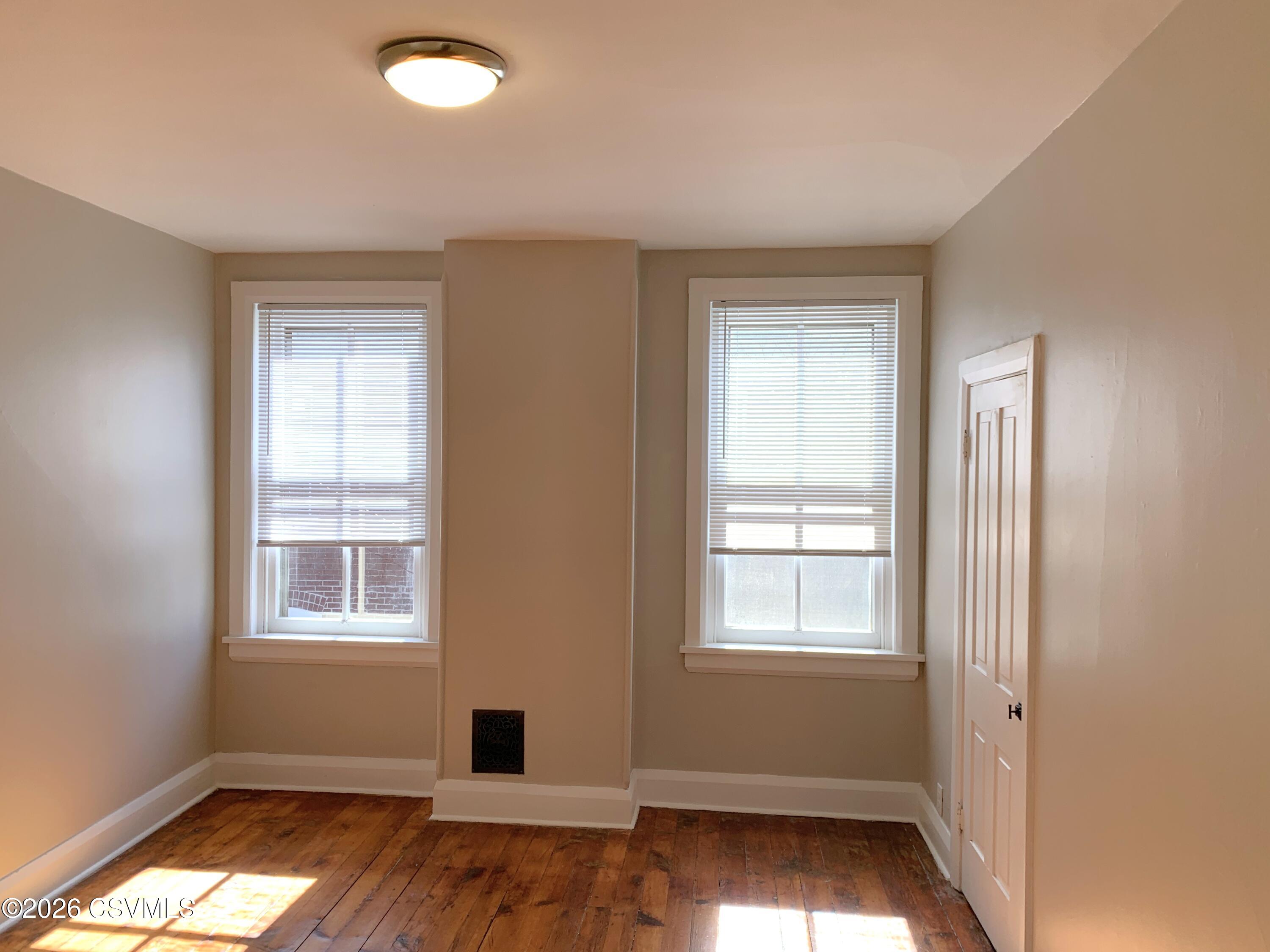 52 N 4TH Street