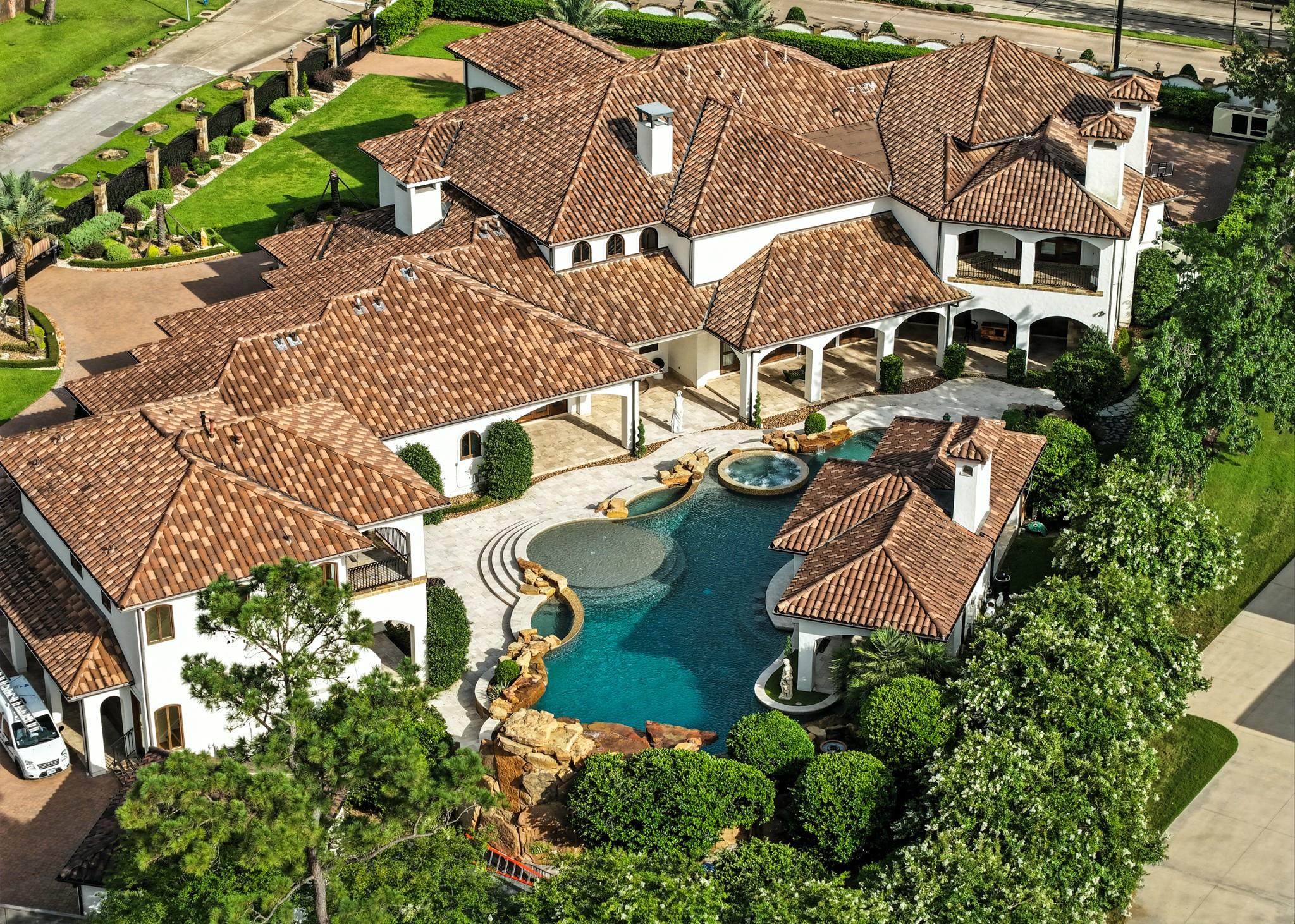 701 W Friar Tuck Lane