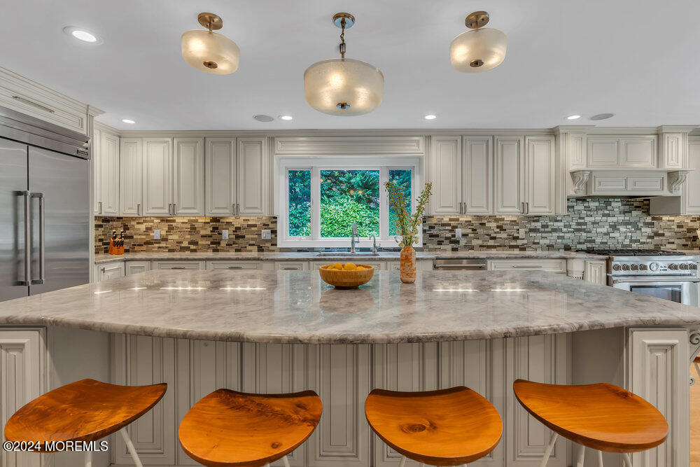 7 Shadow Ridge Court