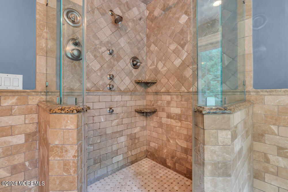 7 Shadow Ridge Court