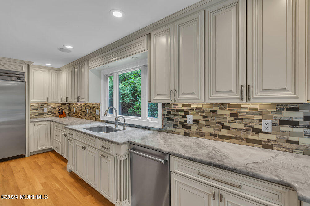 7 Shadow Ridge Court