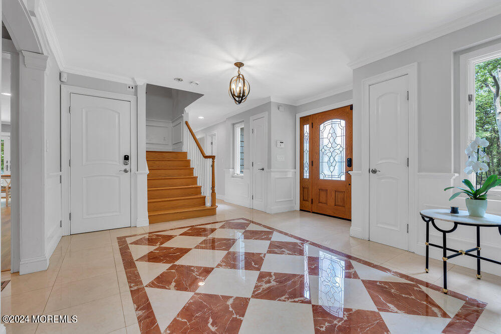 7 Shadow Ridge Court